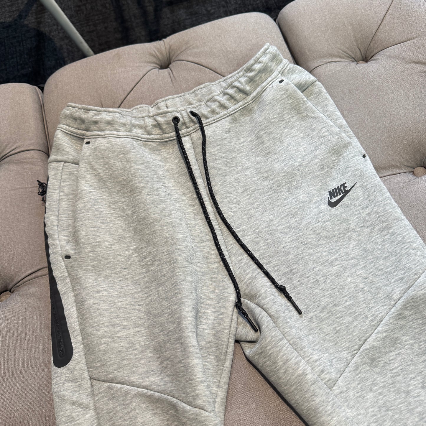 Nike Tech Fleece Track Pants 'Grey' (Second hand)