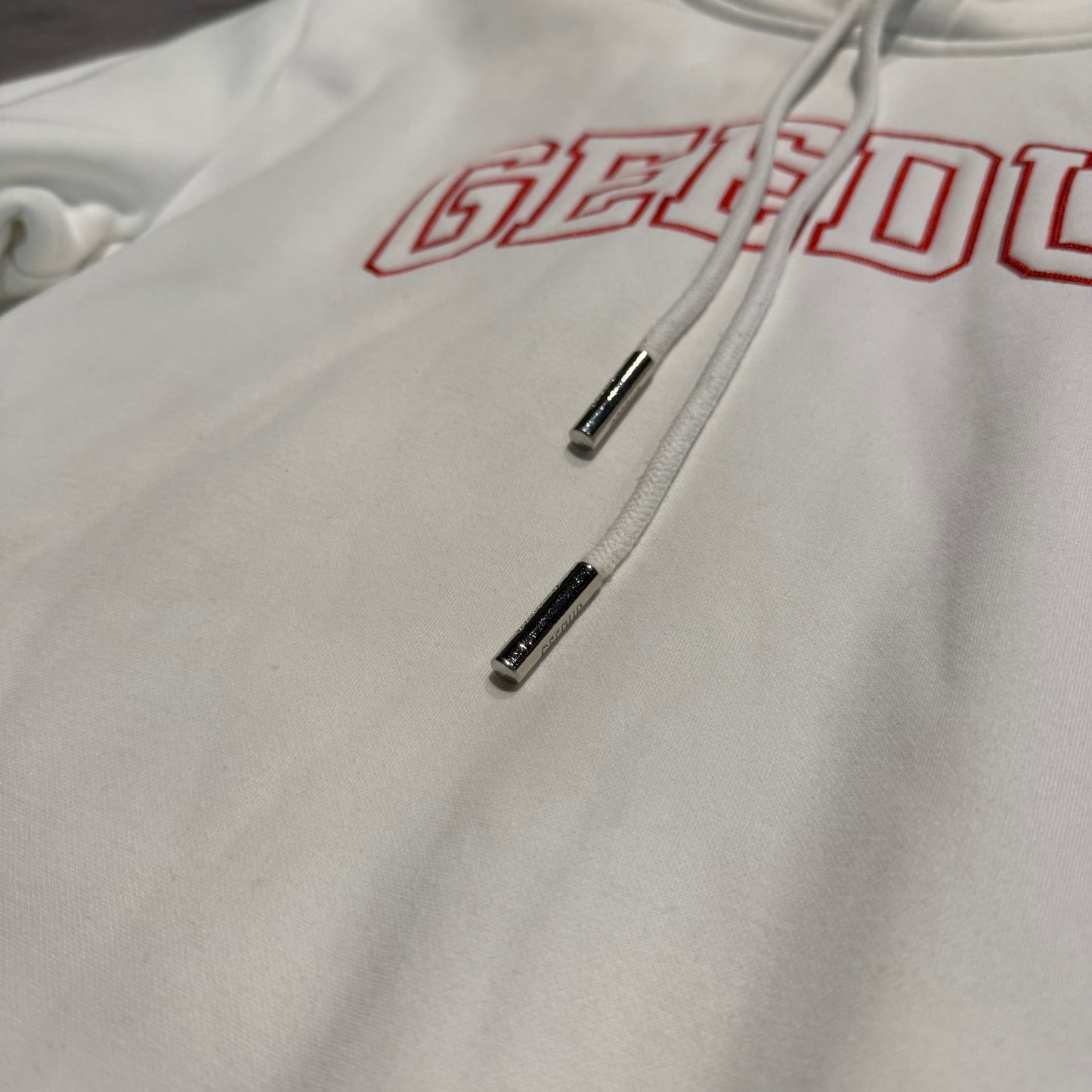 Geedup Team Logo Proud Hoodie 'White Red' (Second hand)