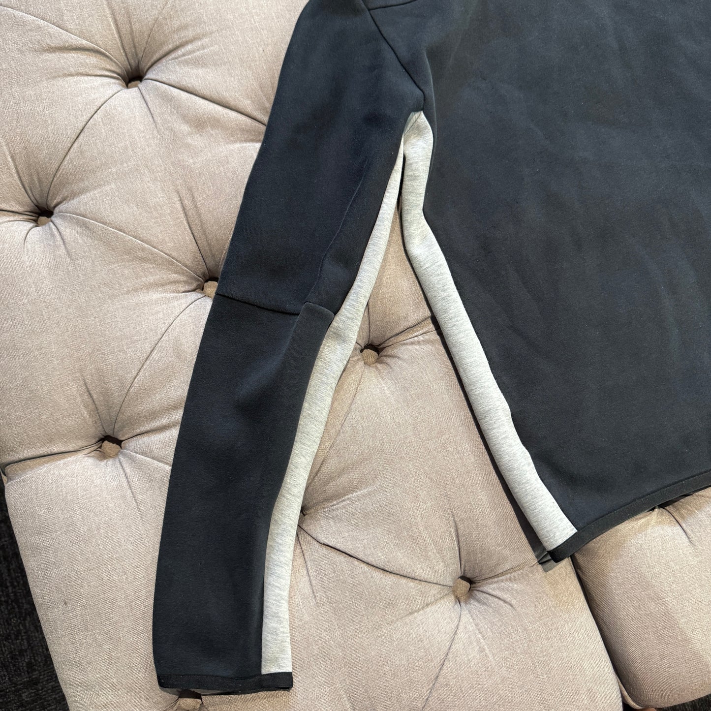Nike Tech Fleece Jacket 'Grey Black' (Second hand)
