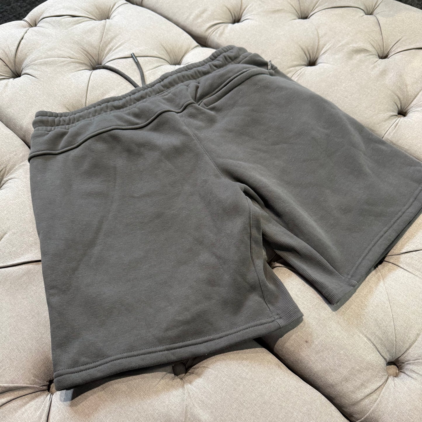 Geedup Team Logo Shorts 'Asphalt Grey White' (Second hand)