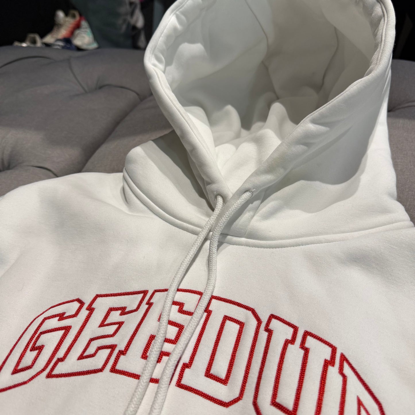 Geedup Team Logo Proud Hoodie 'White Red' (Second hand)