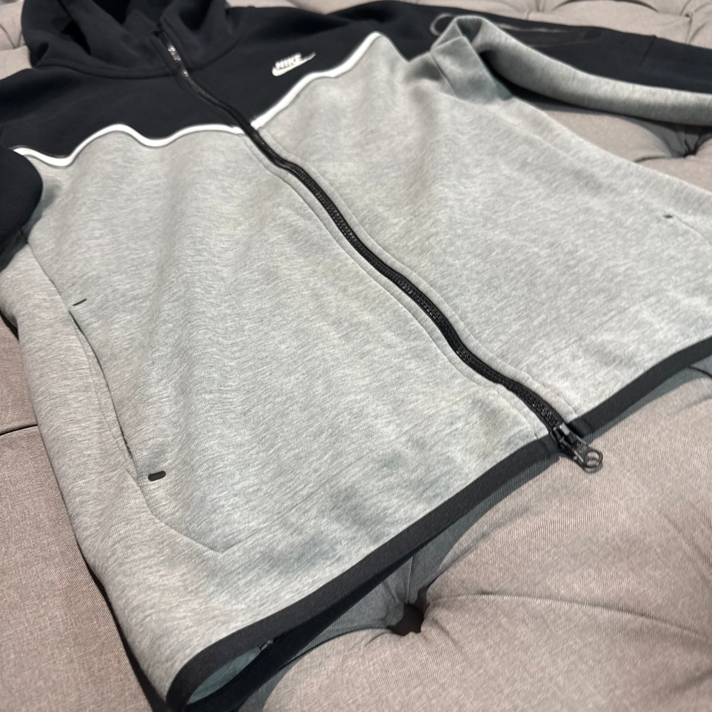Nike Tech Fleece Jacket 'Grey Black' (Second hand)