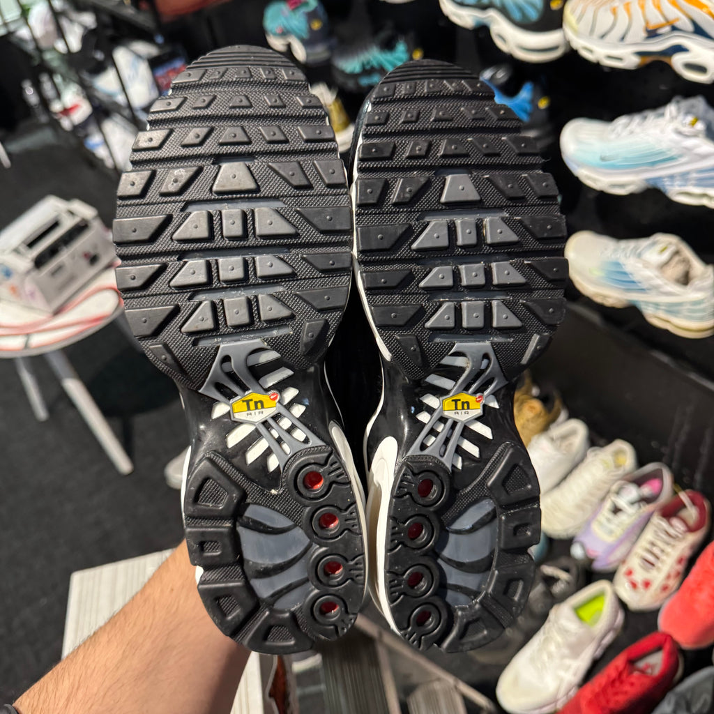 Nike Air Max Plus TN SE 'Black' (Brand New)