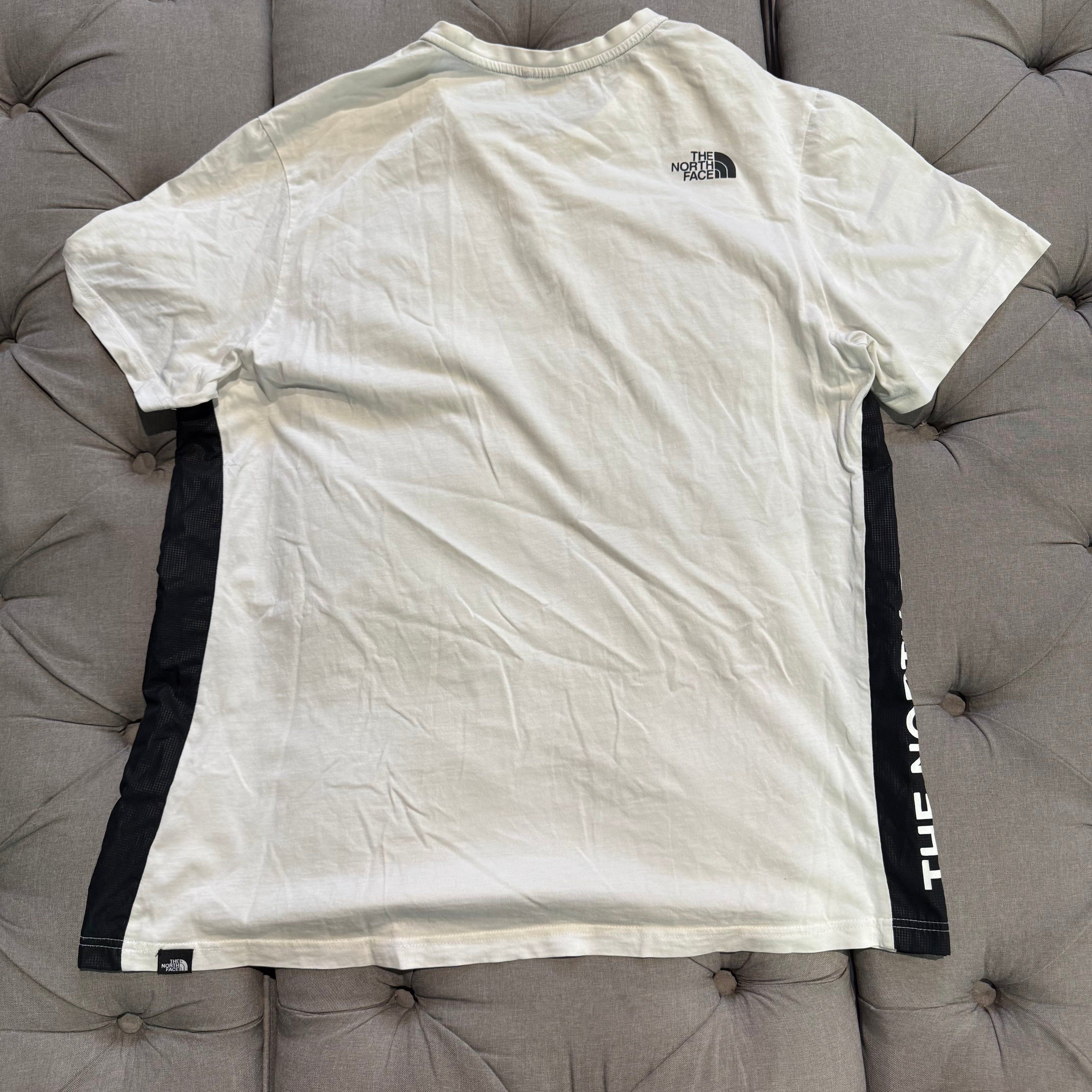 The North Face Side Logo Tshirt 'White Black' (Second hand)