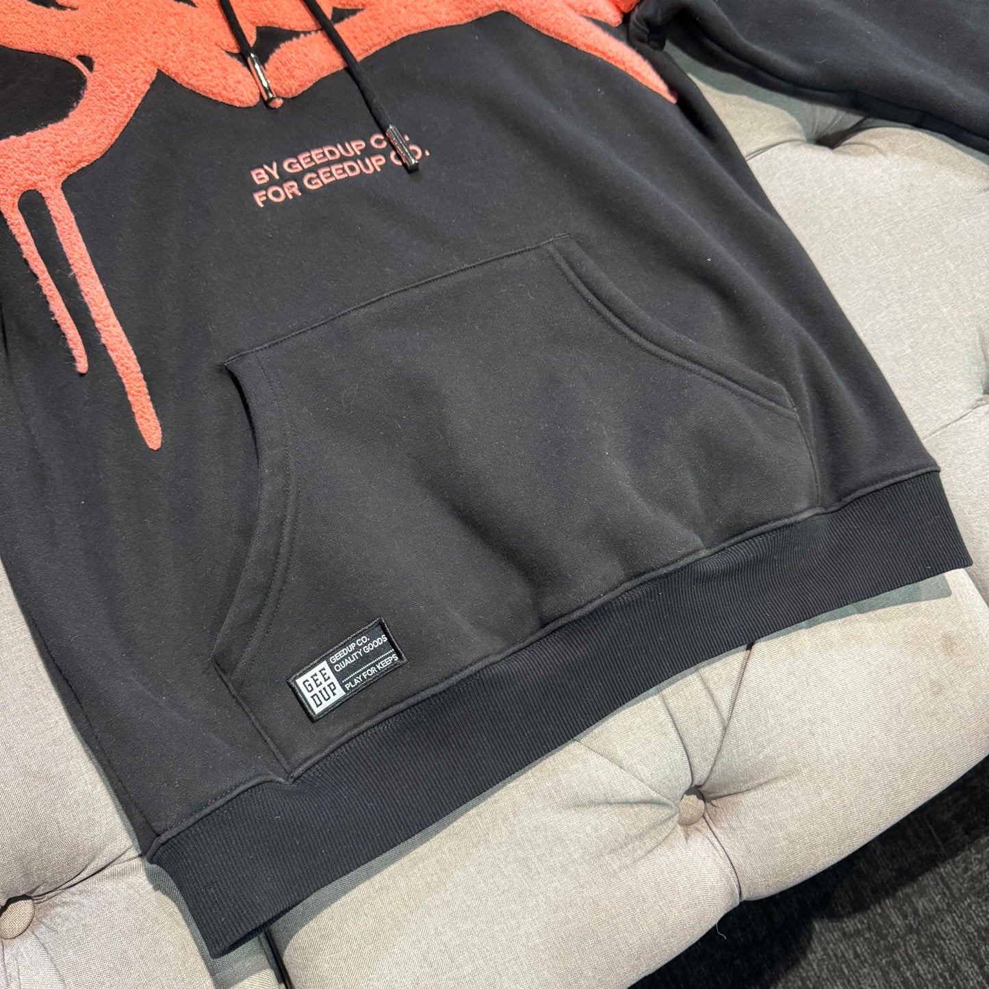 Geedup Handstyle Hoodie 'Black Peach' (Second hand)