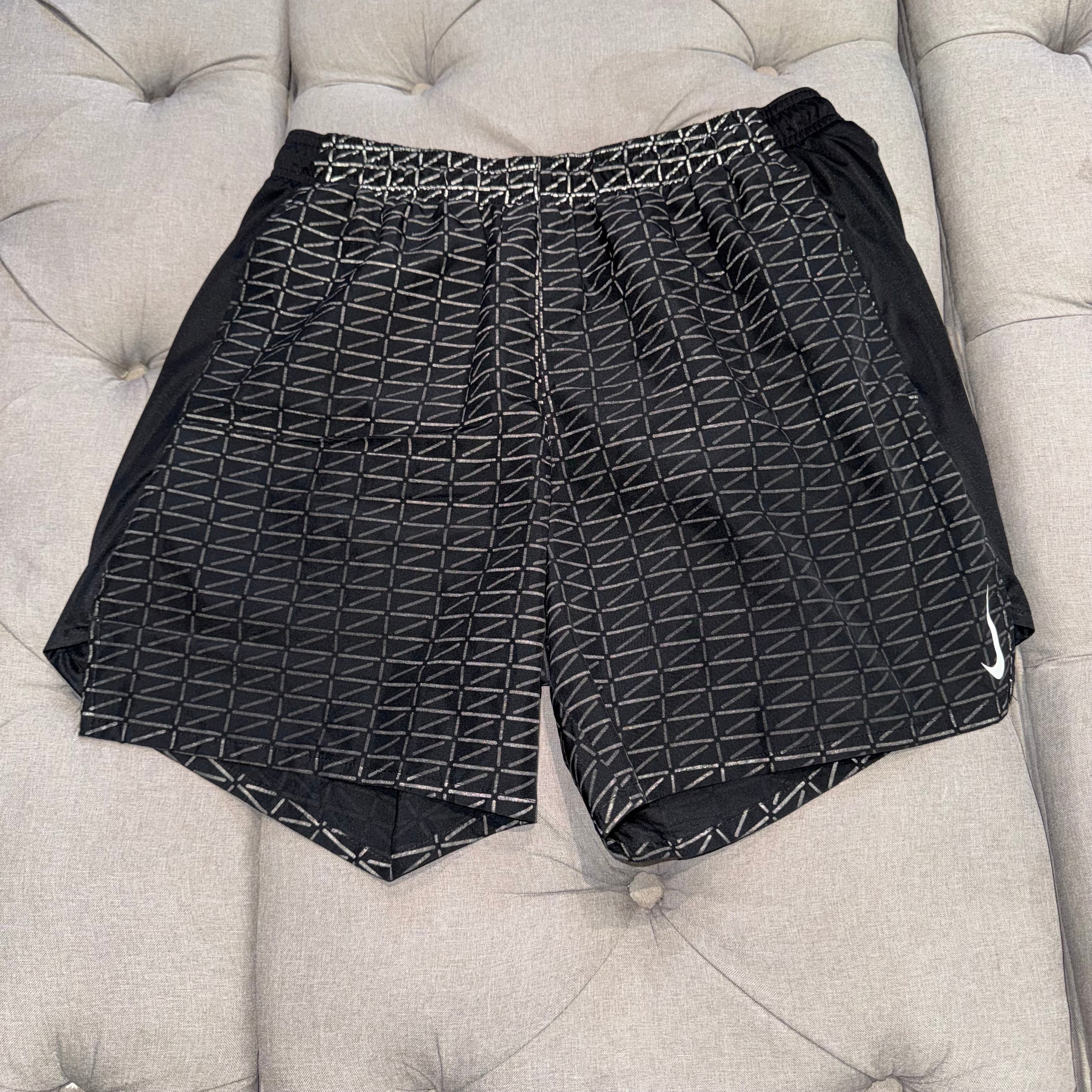 Nike 3M Reflective Challenger Run Division Lined Shorts 'Black' (Second hand)