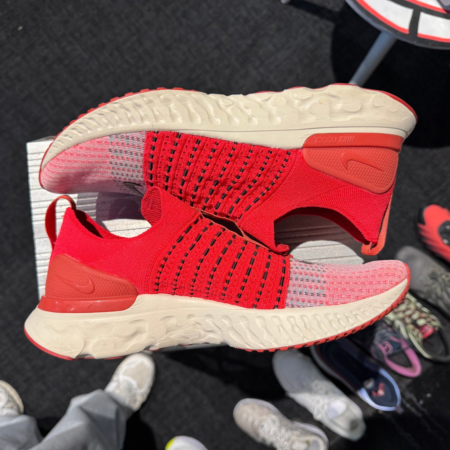 Nike React Phantom Run Flyknit 2 'Cream Red Neon' (Second hand)