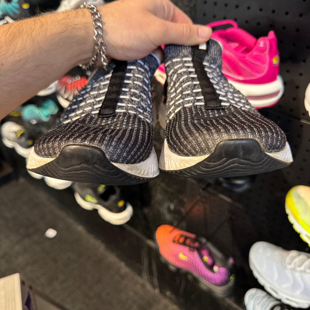 Nike React Phantom Run Flyknit 2 'Black White' (Second hand)