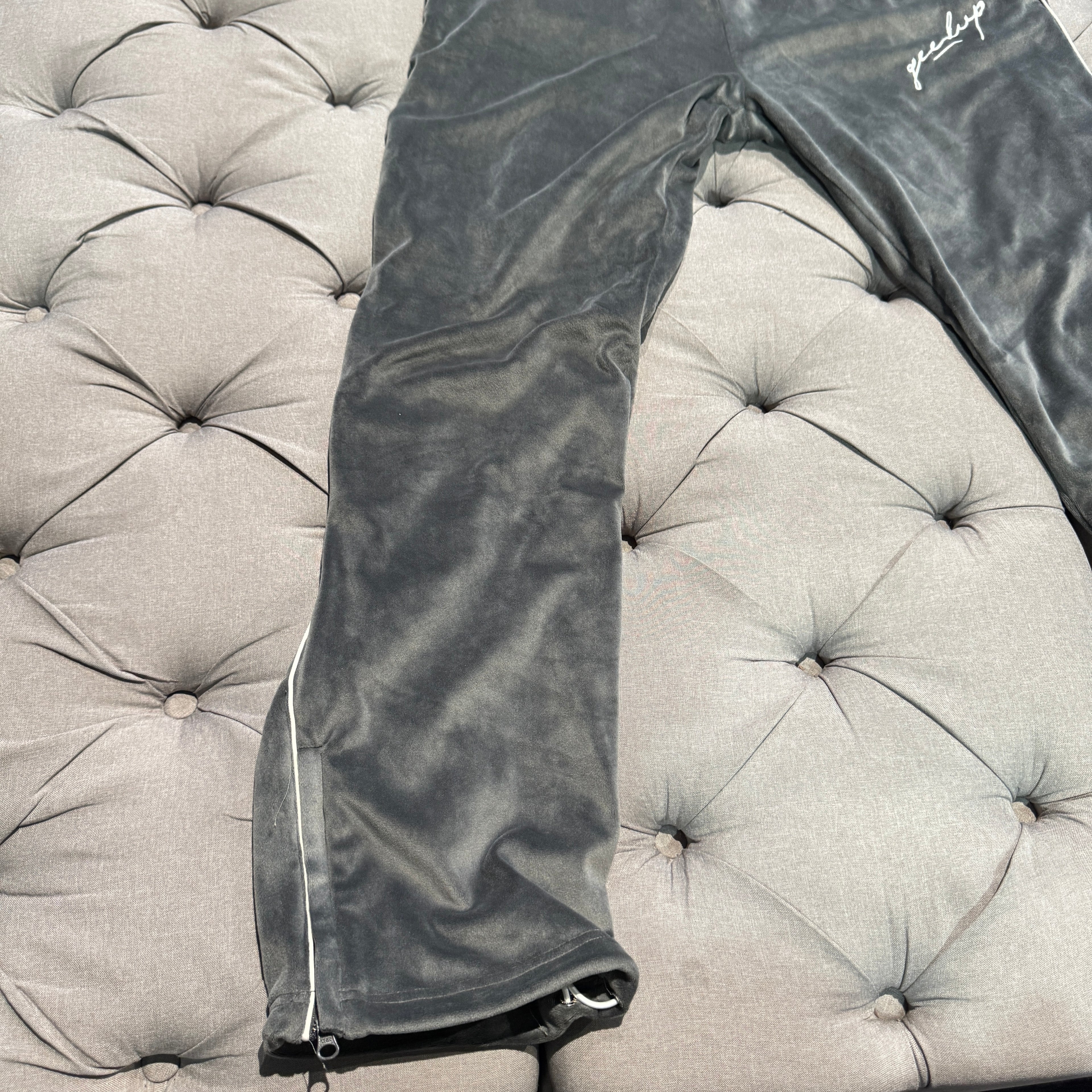 Geedup Script Fleece/Velvet Zip-Up Pants 'Grey' (Second hand)