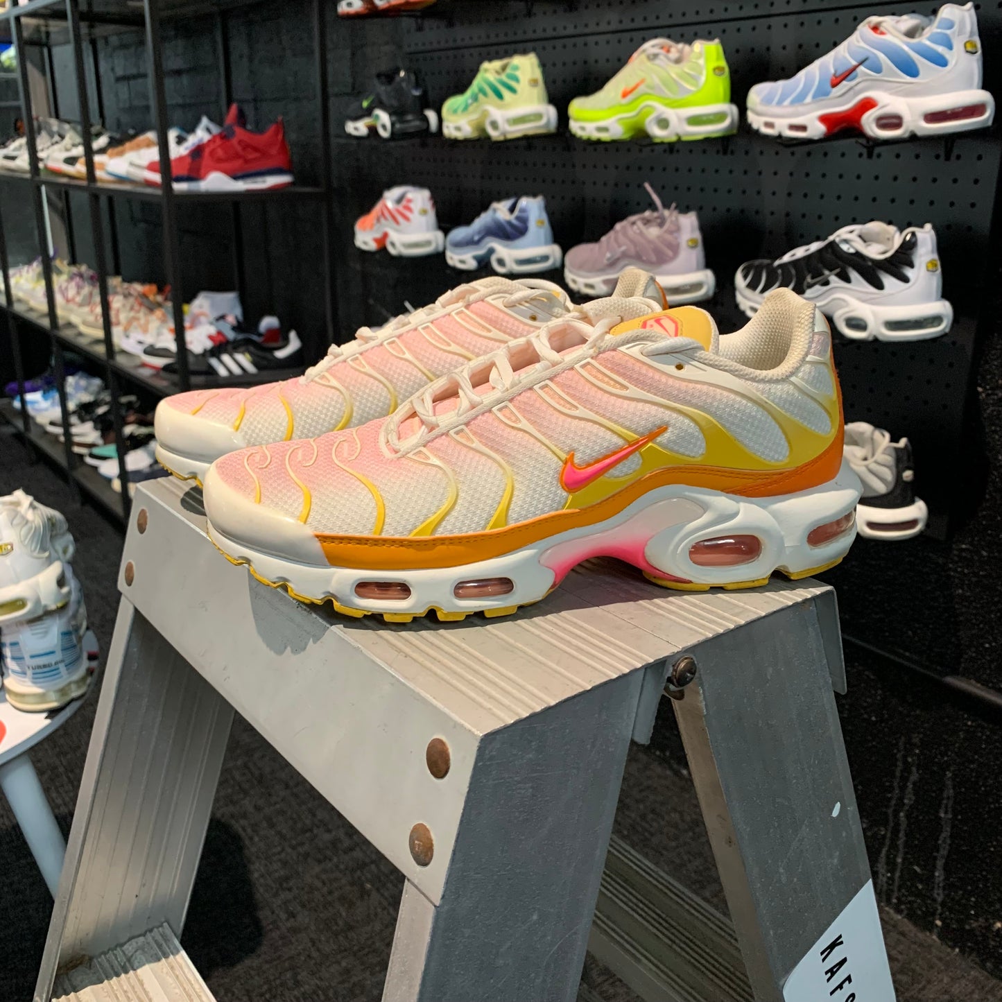 Nike Air Max Plus 'TN' Solar Flare (W) (Second hand)