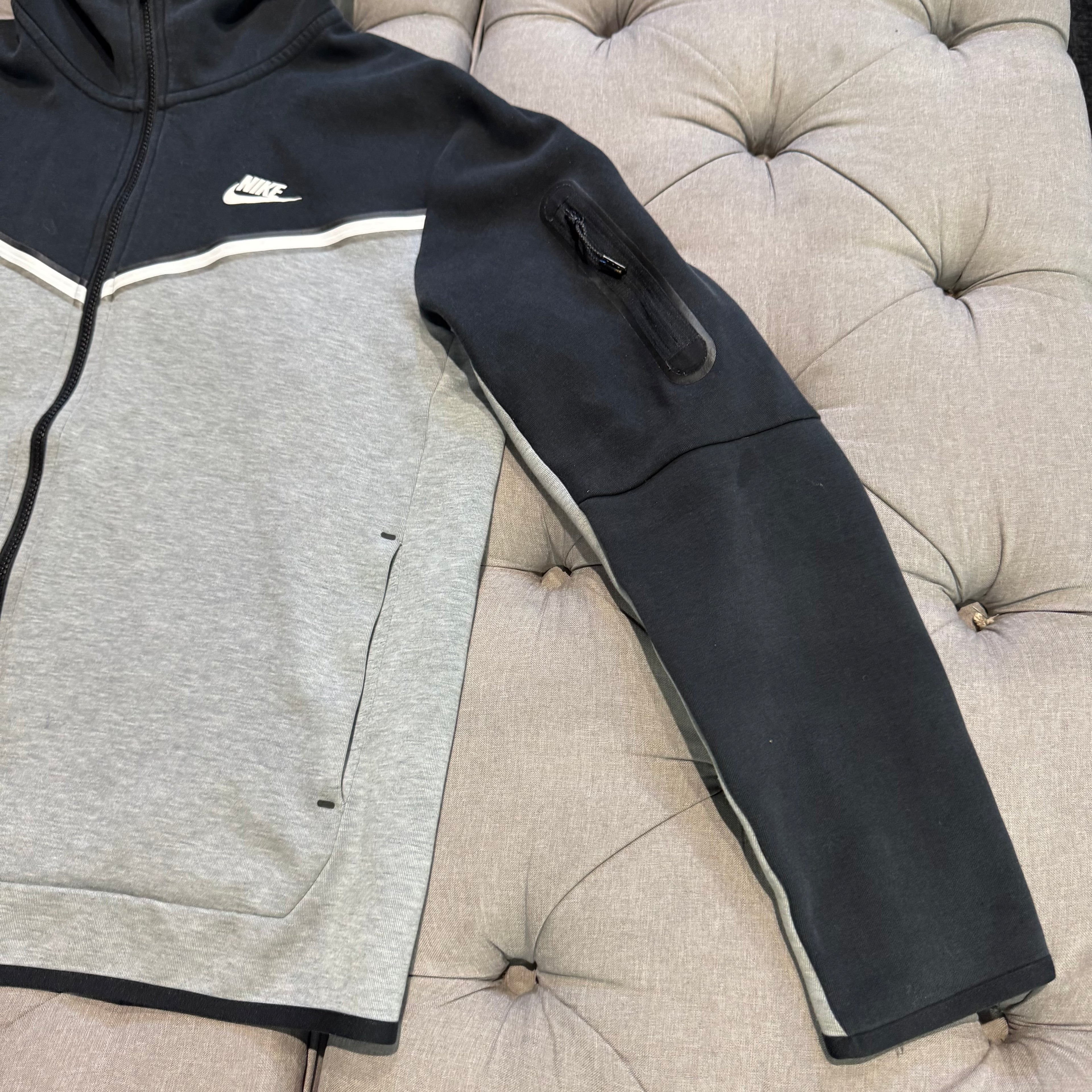 Nike Tech Fleece Jacket 'Black Grey' (Second hand)