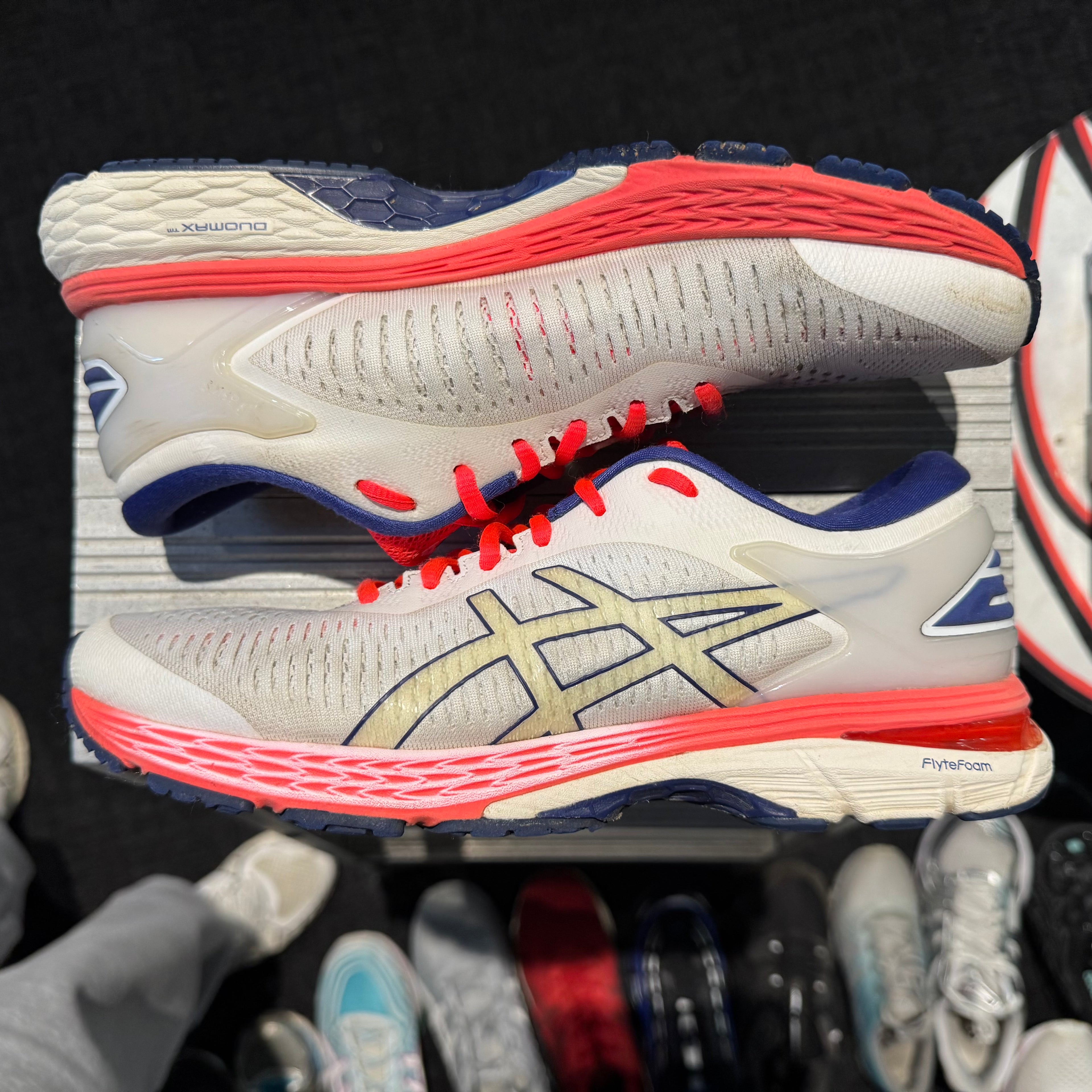 Asics Gel Kayano 25 'White Salmon Navy' (Second hand)