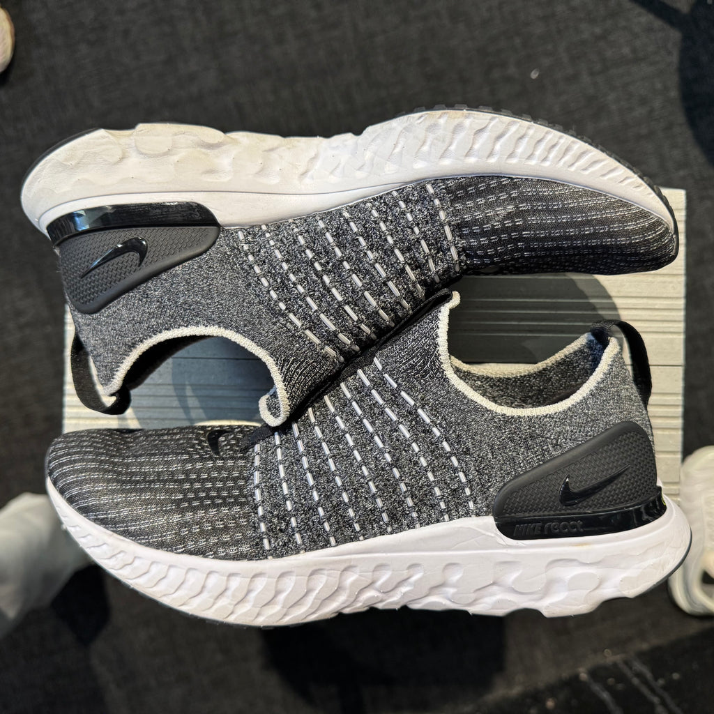 Nike React Phantom Run Flyknit 2 'Black White' (Second hand)
