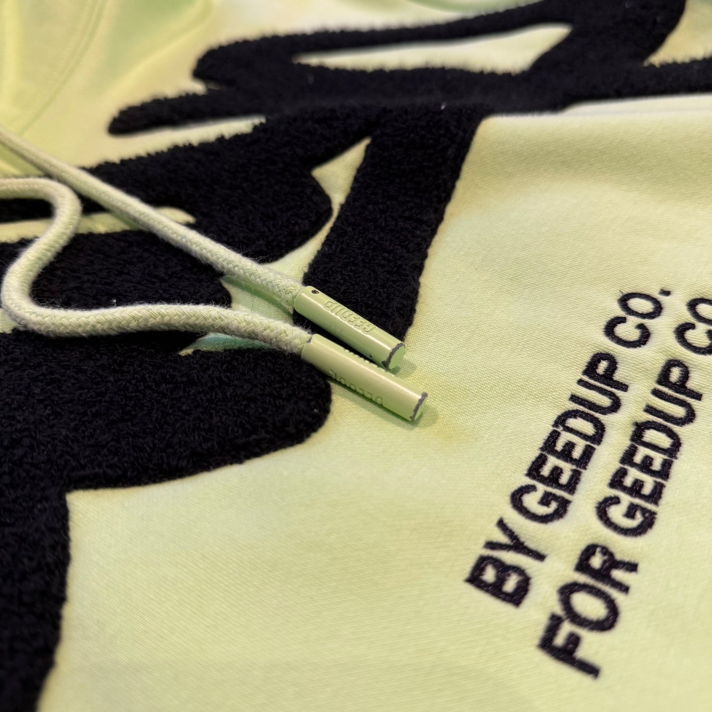 Geedup Handstyle Hoodie ‘Pastel Green Black’ (Second hand)