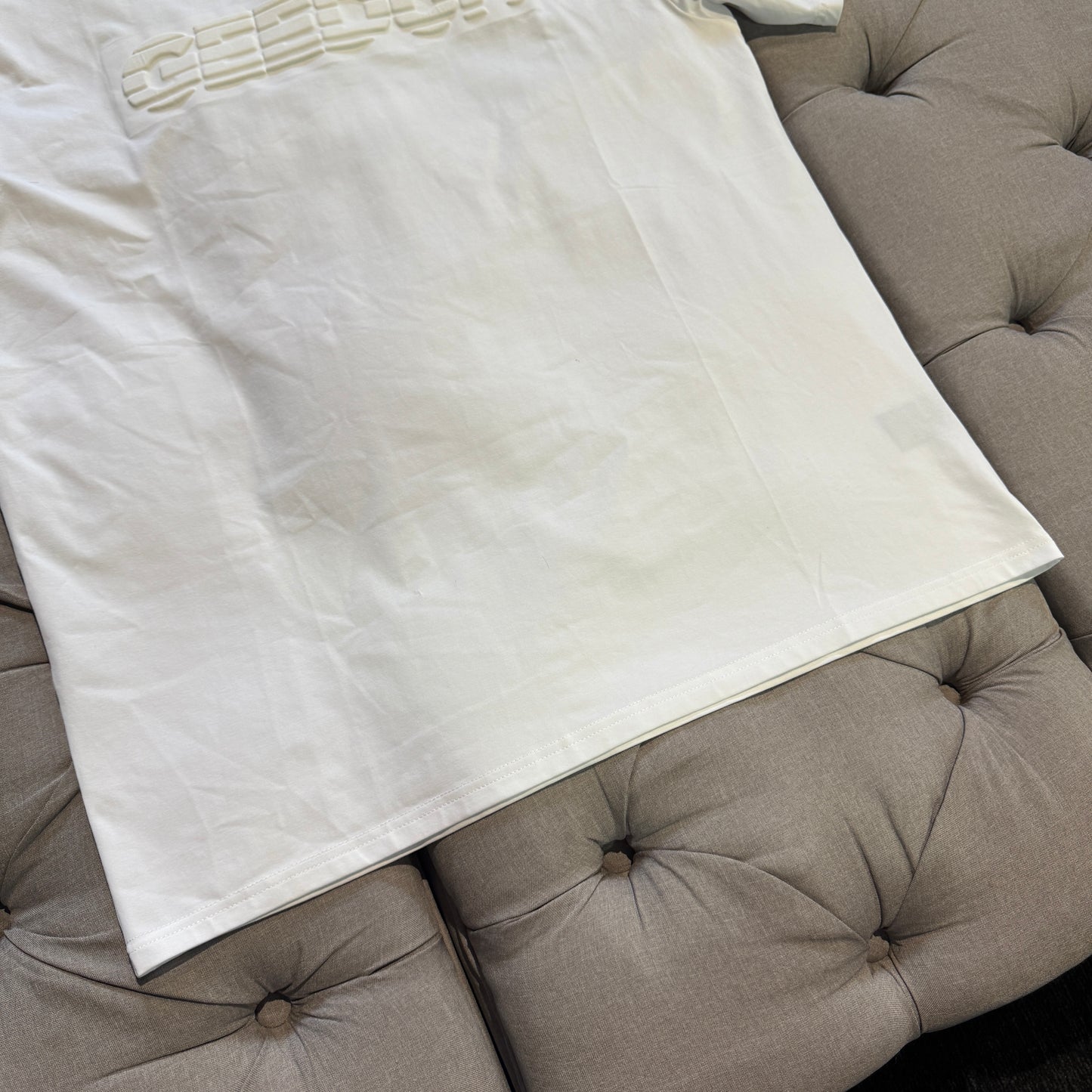 Geedup Embossed Logo Sportsman T-Shirt 'White' (Second hand)