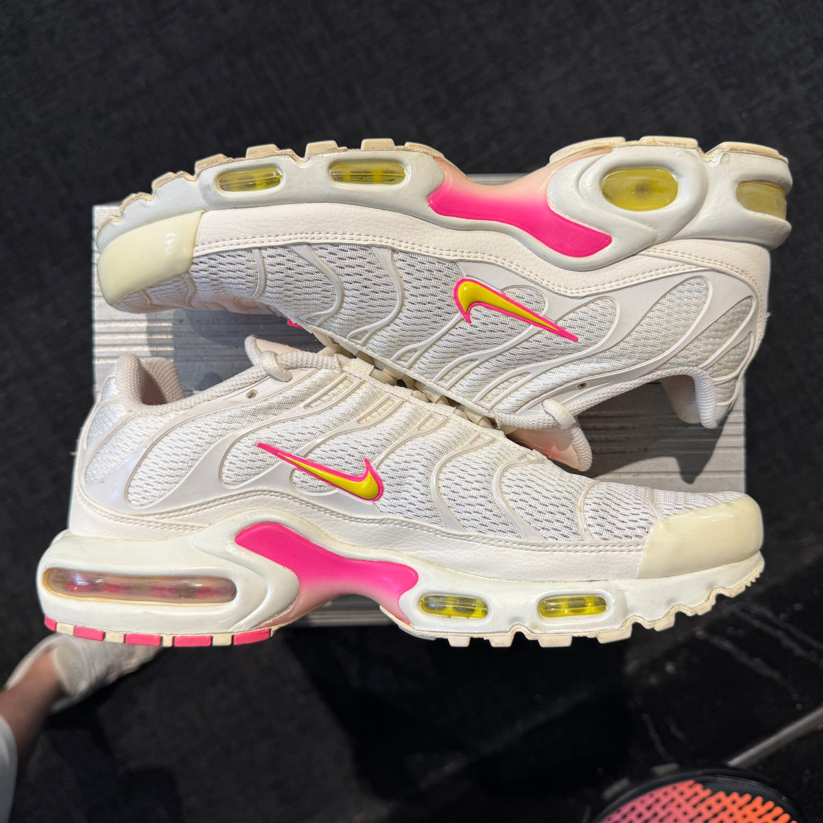 Nike Air Max Plus TN 'Sail Digital Pink' (Second hand)