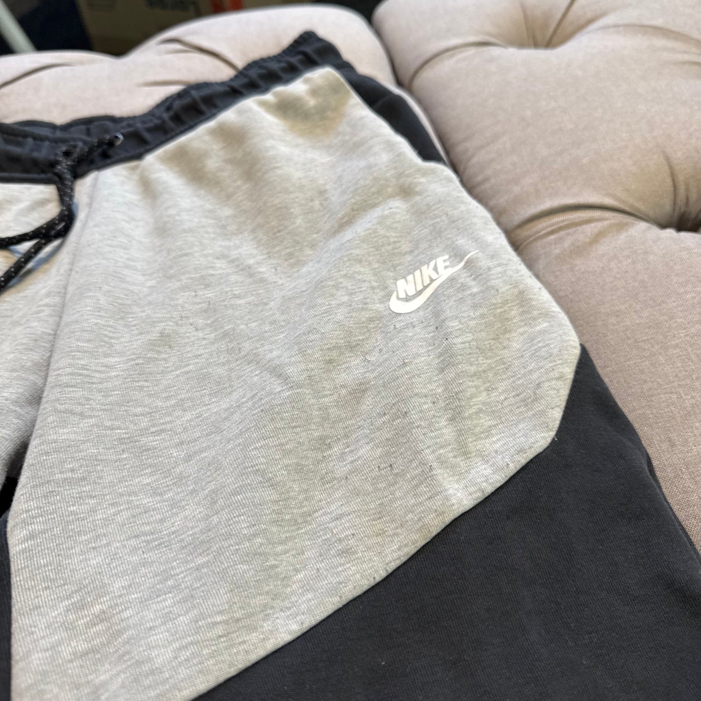 Nike Tech Fleece Track Pants 'Black Grey' (Second hand)