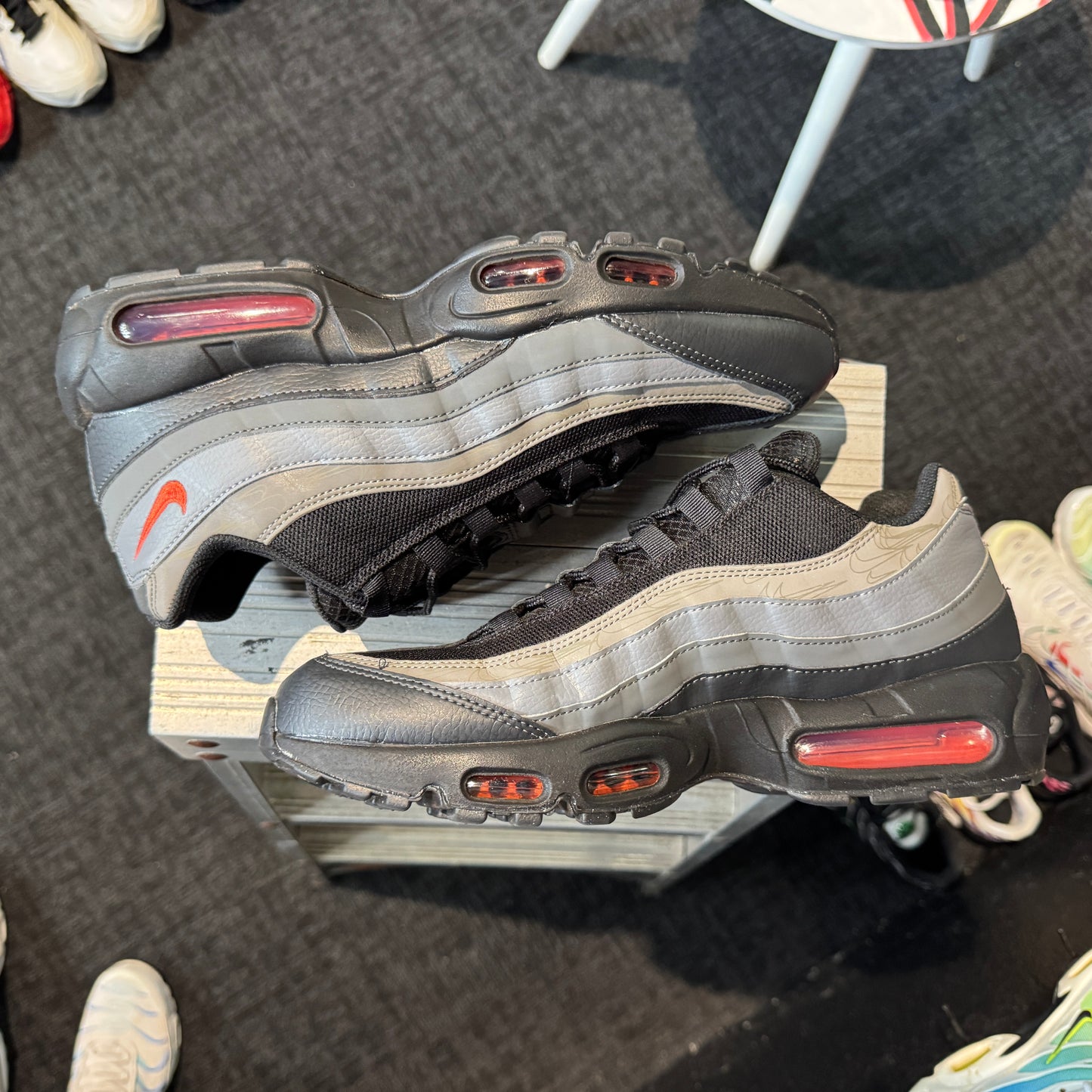Nike Air Max 95 'Black Picante Red Reflective' (Second hand)