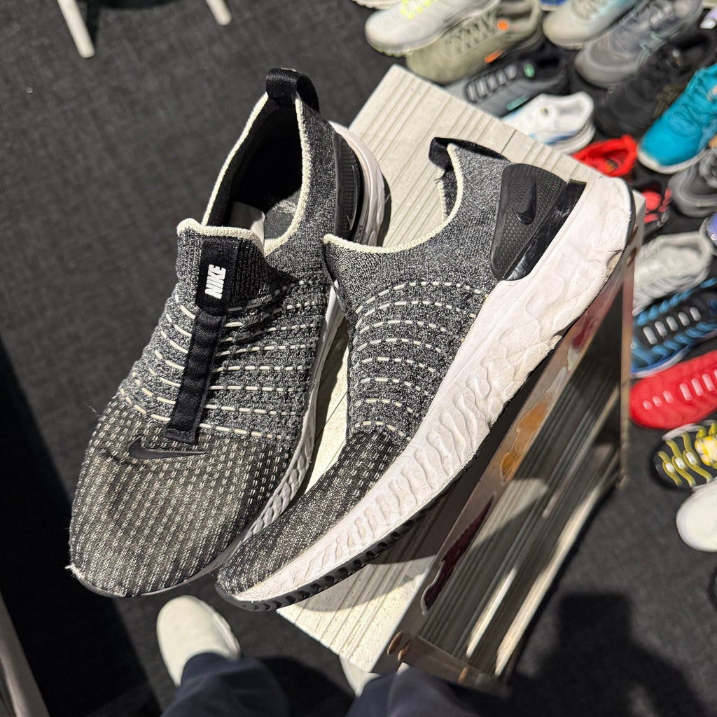 Nike Phantom Run React Flyknit 2 'Black White' (Second hand)