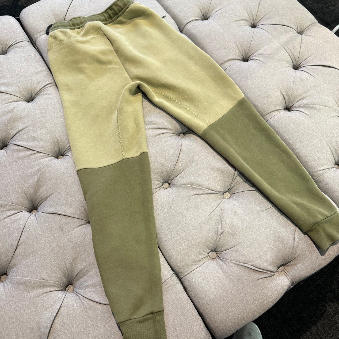 Nike Tech Fleece Pants 'Green Dark Green' (Second hand)