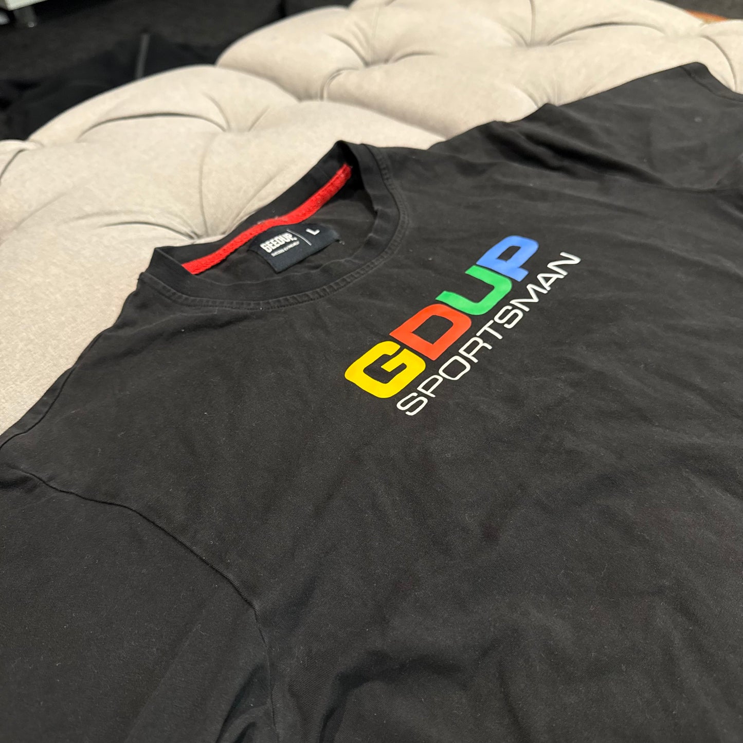 Geedup Sportsman T-Shirt 'Black Rainbow' (Second hand)