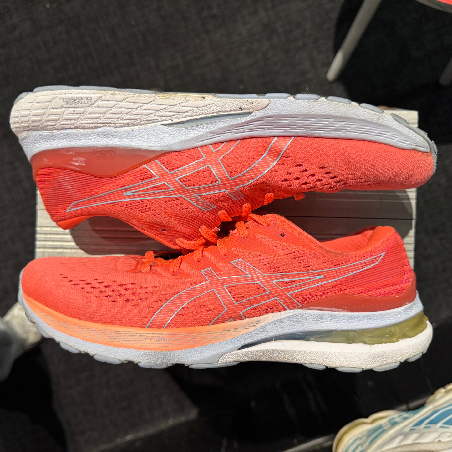 Asics Gel-Kayano 28 'Baby Blue Peach' (Second hand)