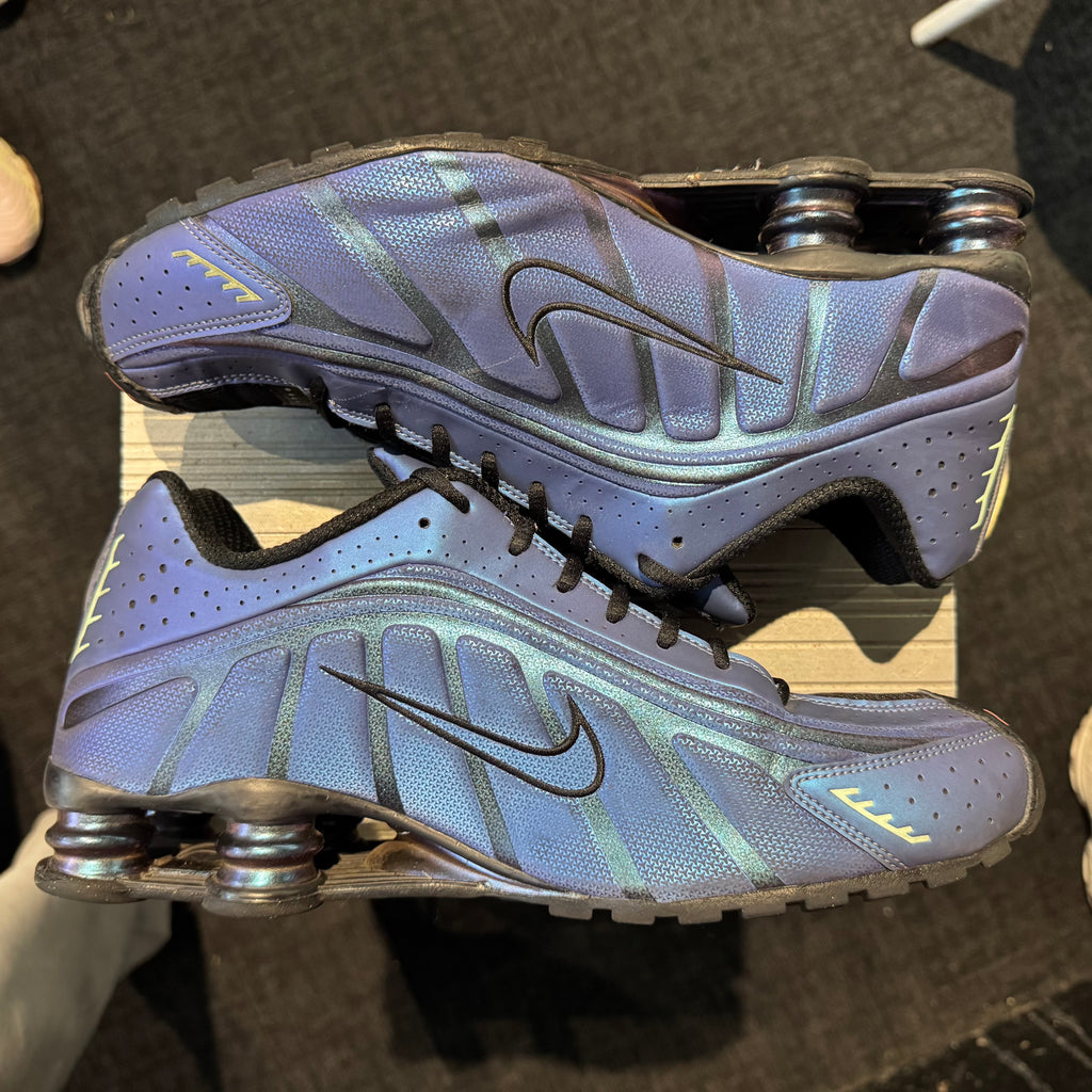 Nike Shox R4 'Iridescent Black' (Second hand)