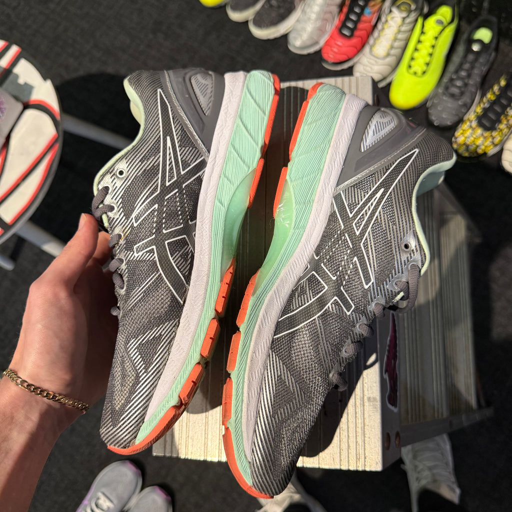Asics Gel-Nimbus 19 'Carbon Coral Flyte Foam' (Second hand)
