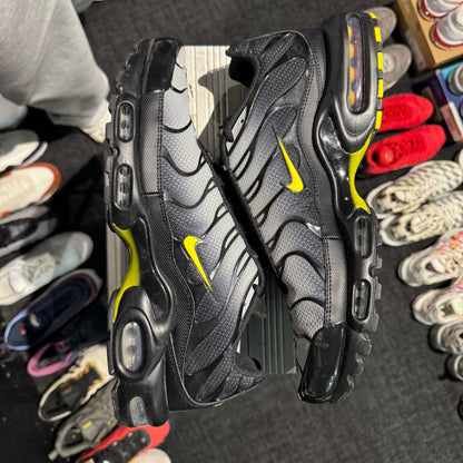Nike Air Max Plus TN 'Black Wolf Grey Opti Yellow' (Second hand)