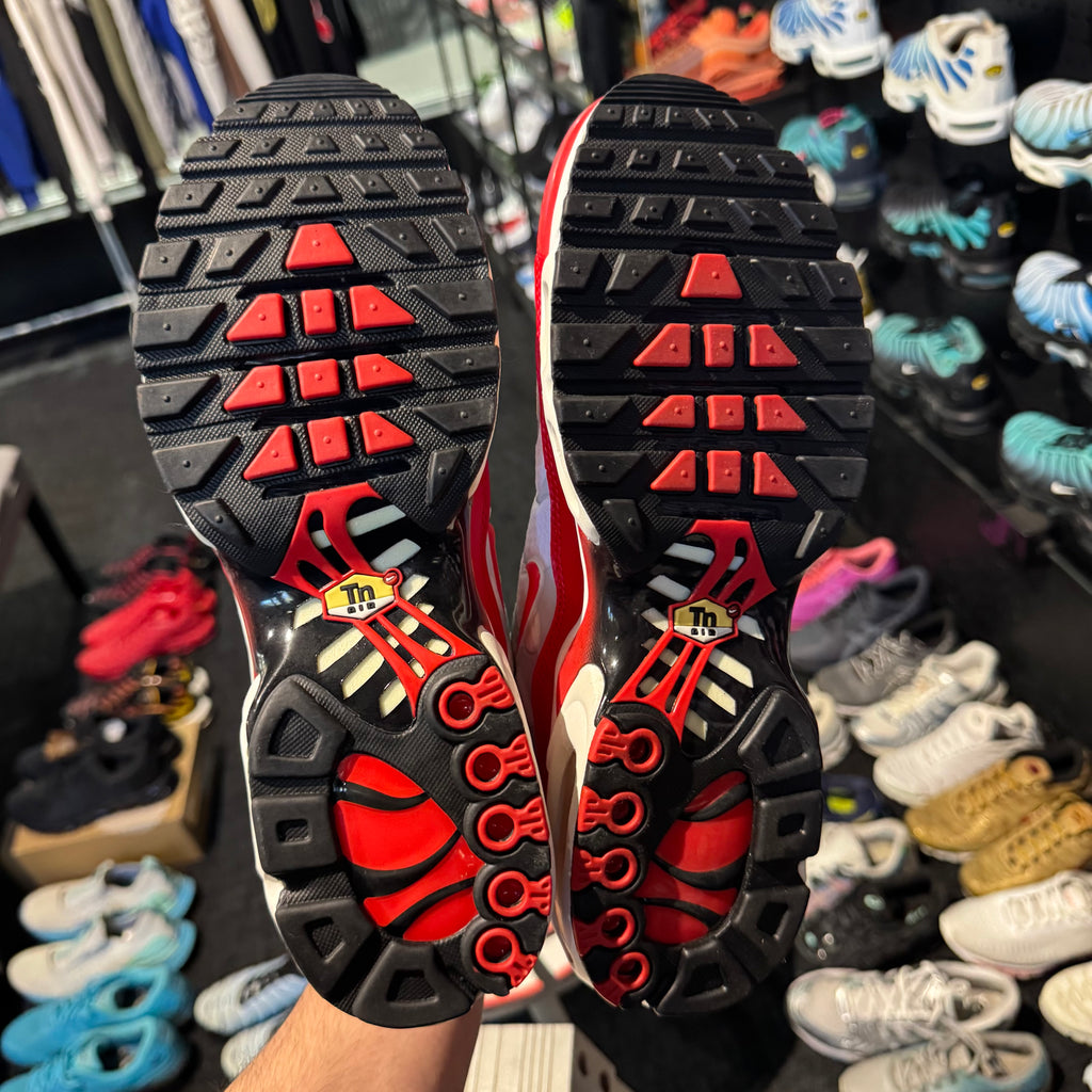 Nike Air Max Plus TN 'White University Red AM1 Tribute Sport Red' (Second hand)