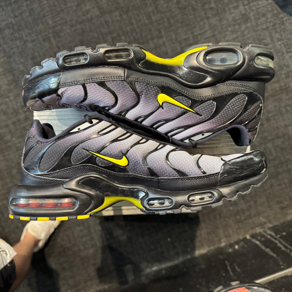 Nike Air Max Plus TN 'Wolf Grey Opti Yellow' (Second hand)