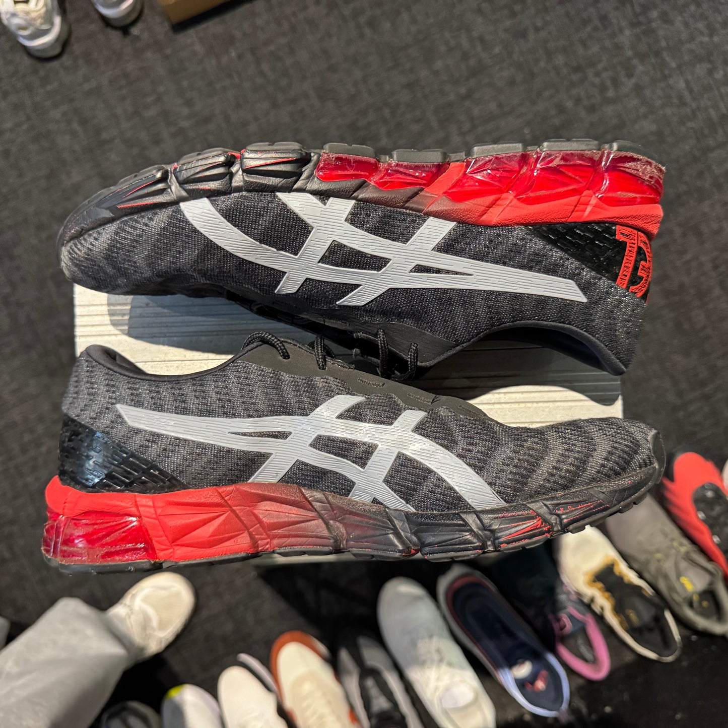 Asics Gel-Quantum 180 5 'Black Red' (Second hand)