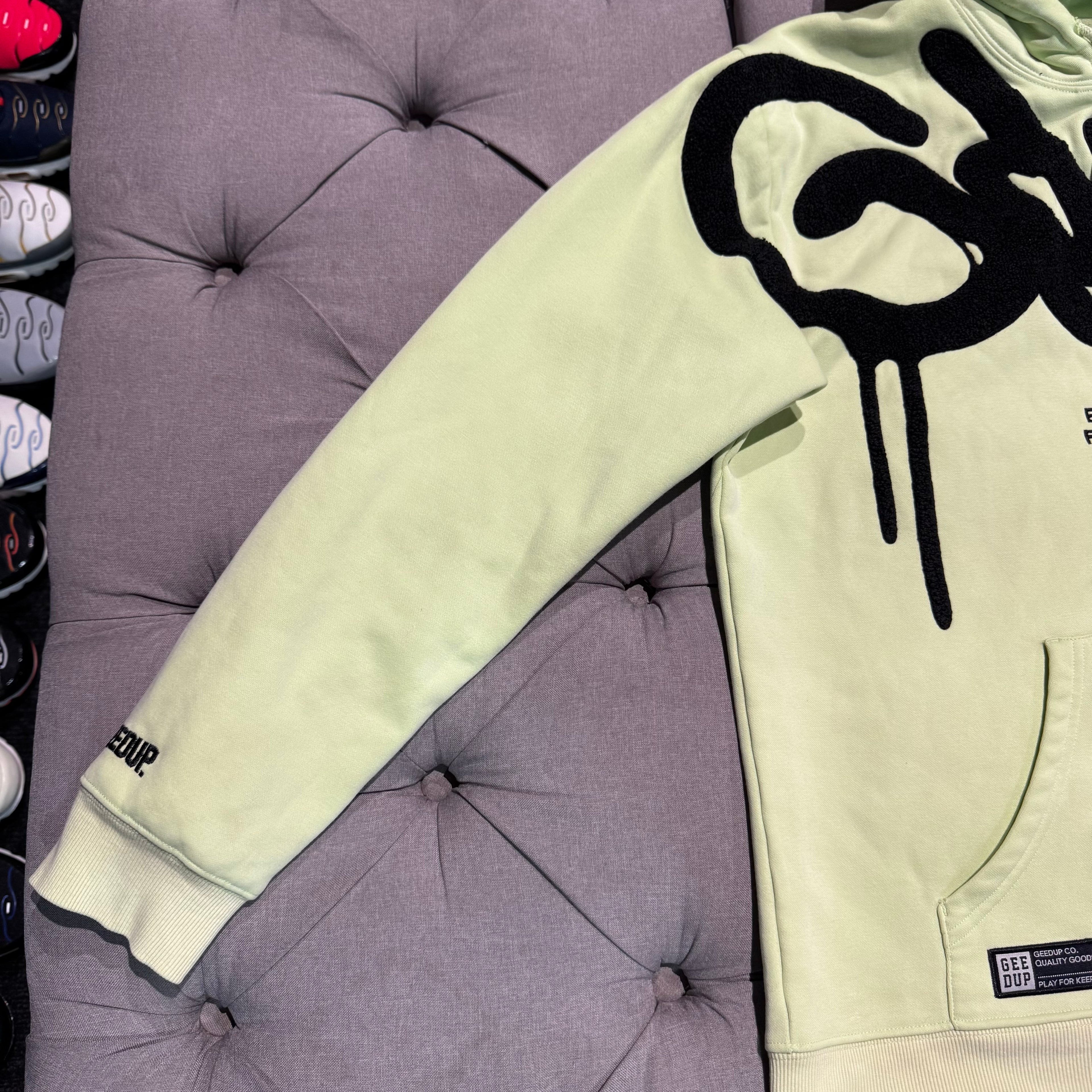 Geedup Handstyle Hoodie 'Pastel Green Black' (Second hand)