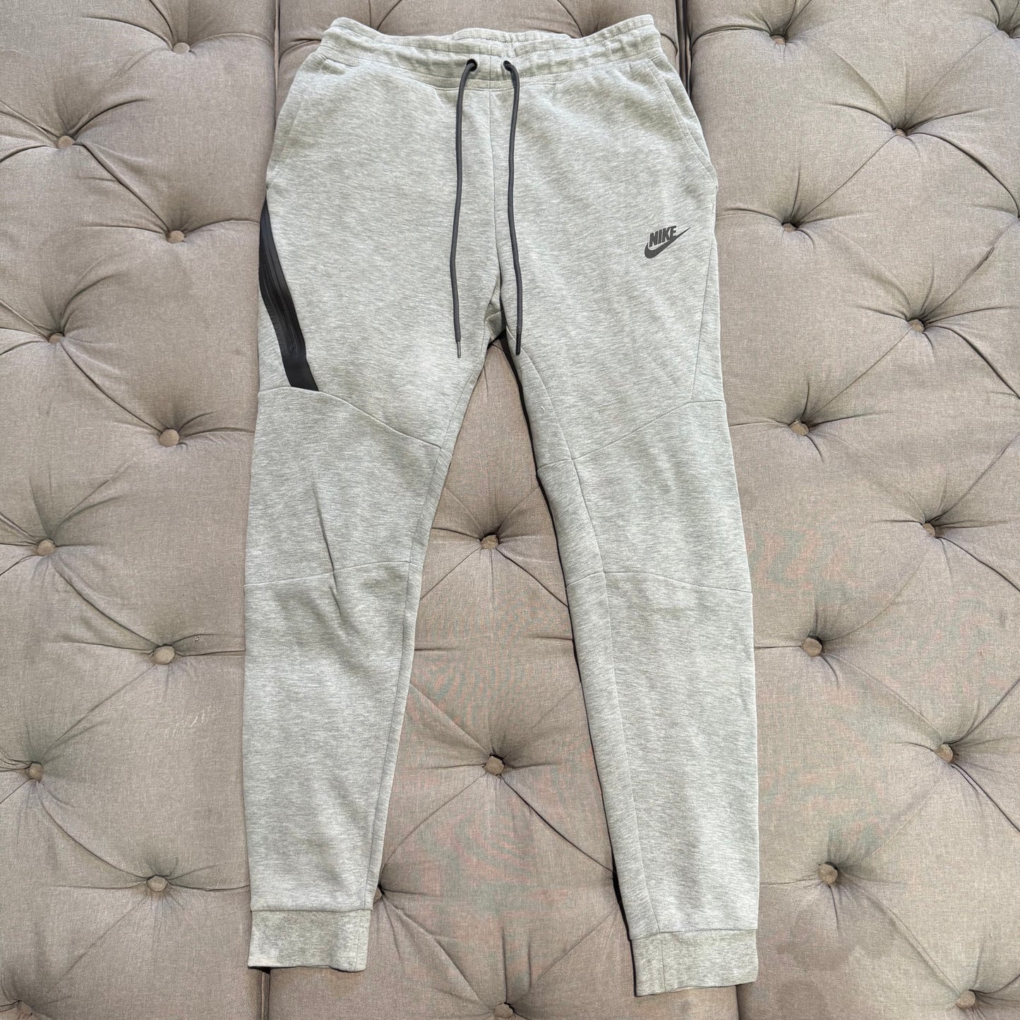 Nike Tech Fleece Pants 'Grey' (Second hand)
