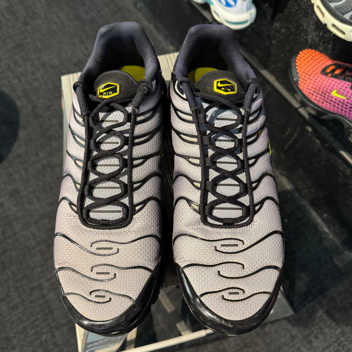 Nike Air Max Plus TN 'Wolf Grey Opti Yellow' (Second hand)