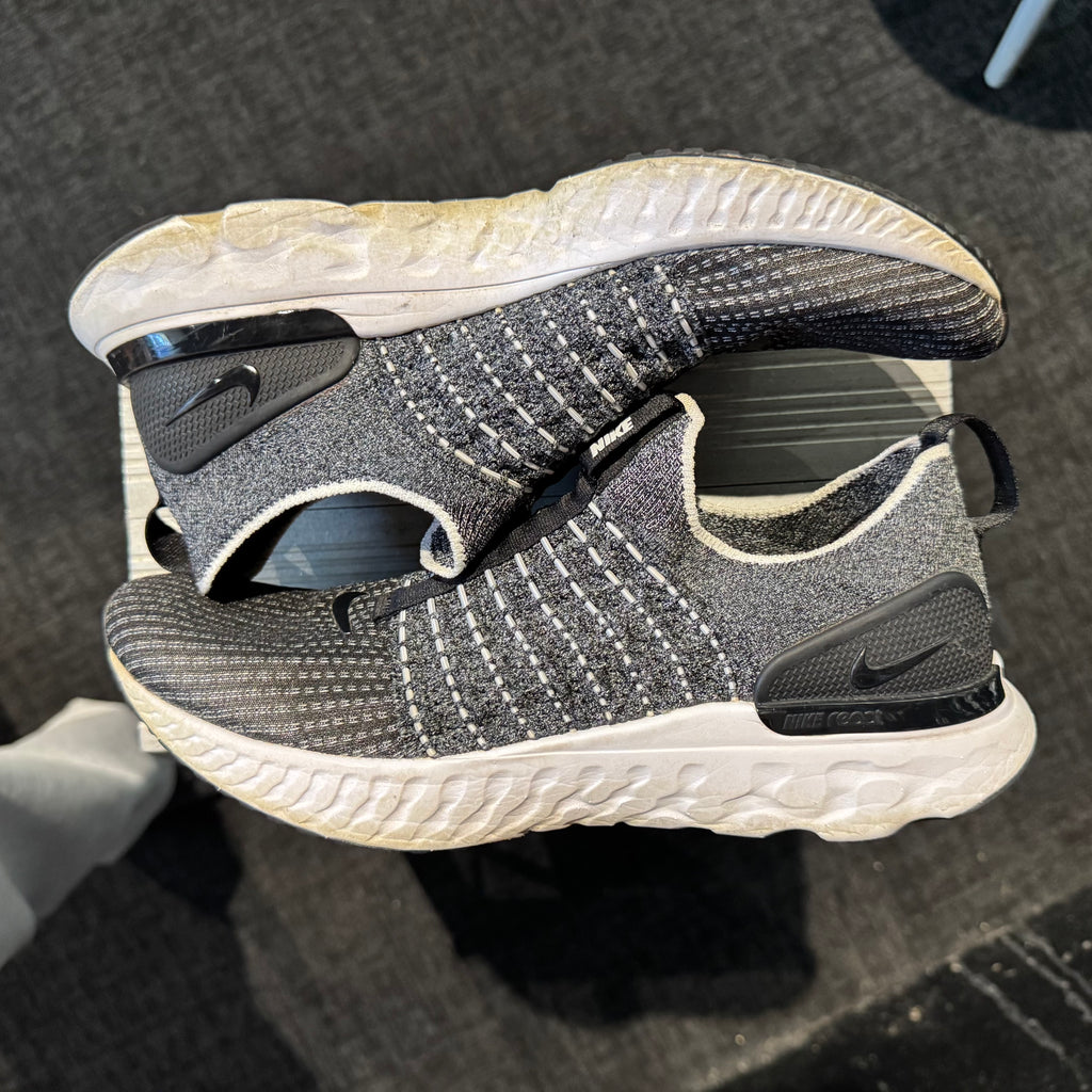 Nike React Phantom Run Flyknit 2 'Black White' (Second hand)