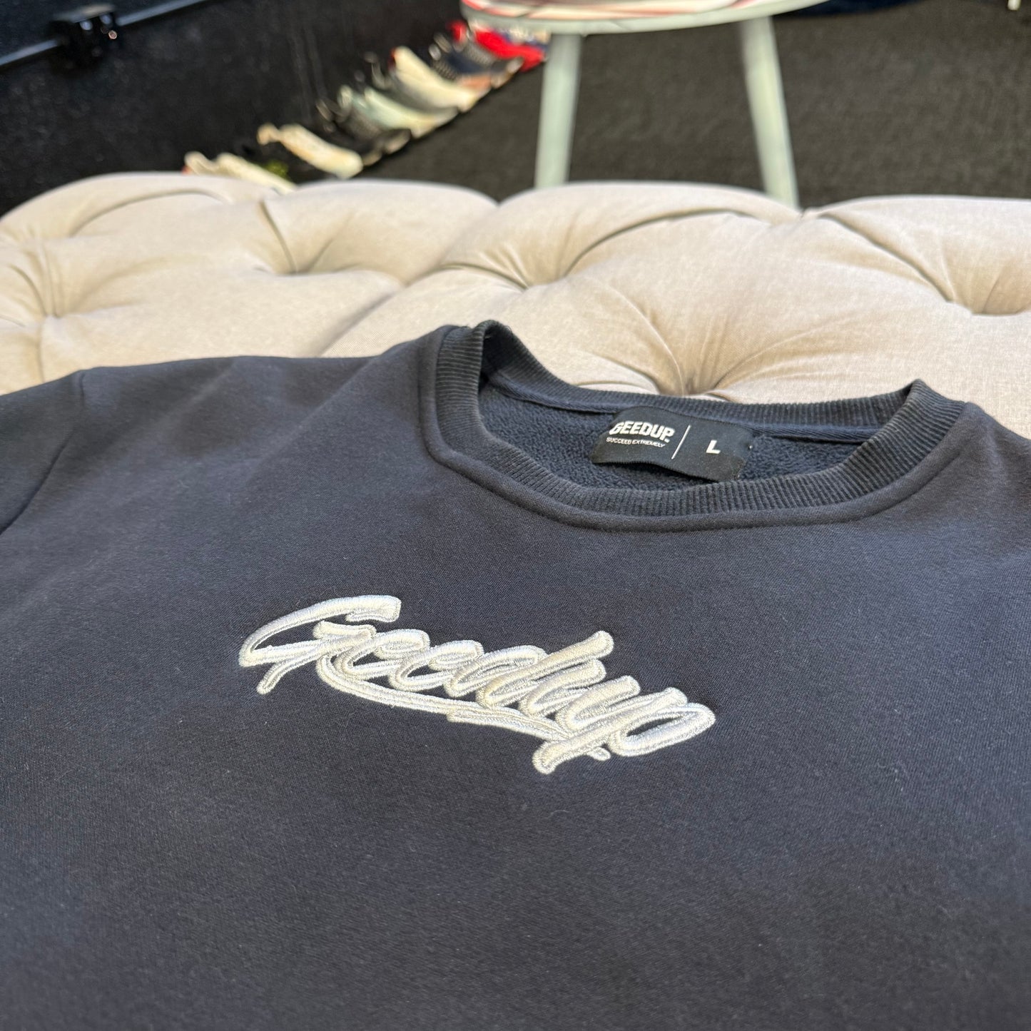 Geedup OS Script Crewneck 'Navy White' (Second hand)
