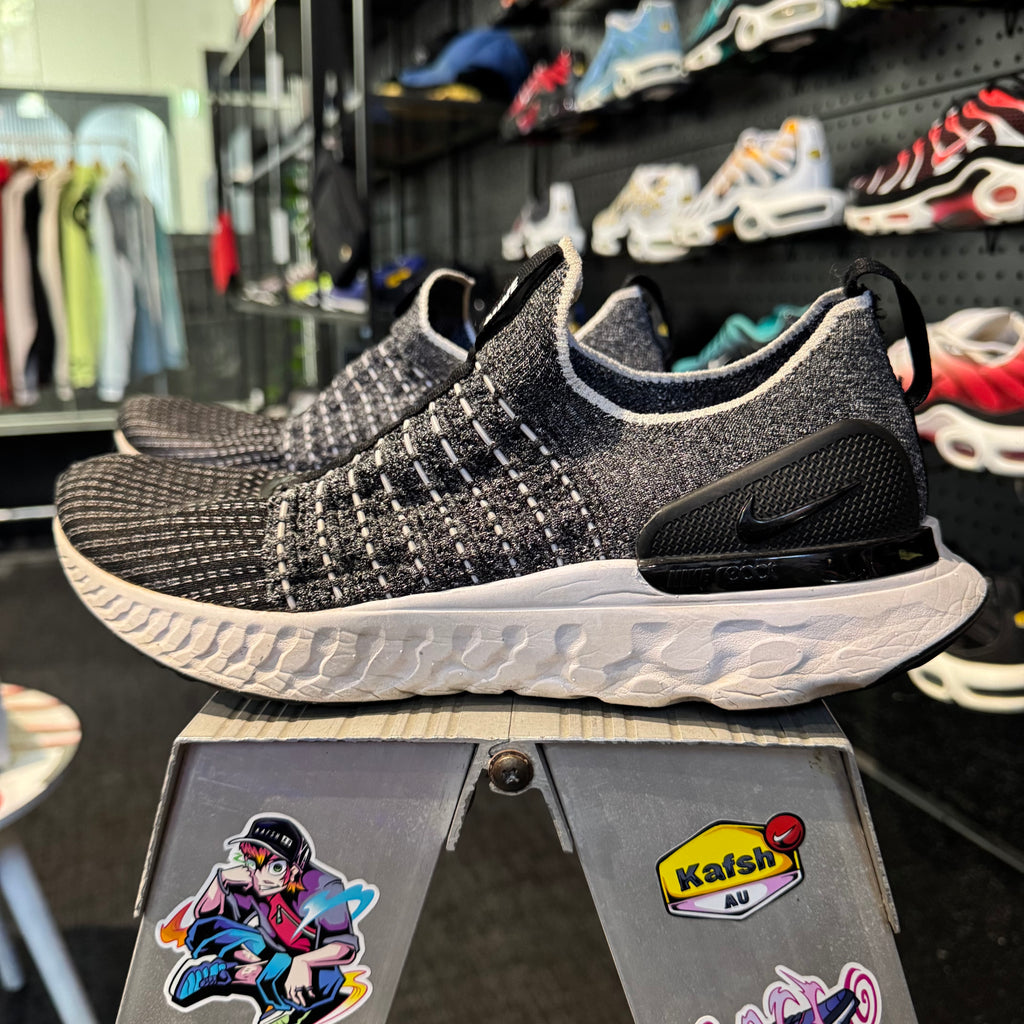Nike React Phantom Run Flyknit 2 'Black White' (Second hand)
