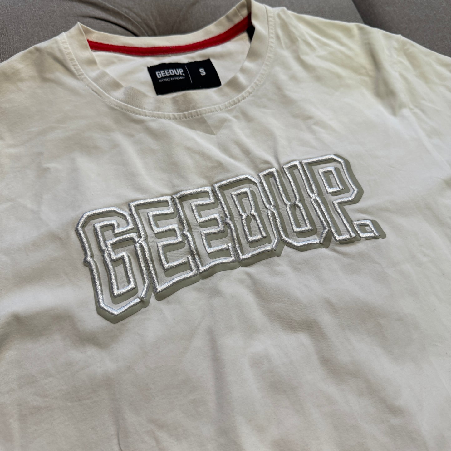 Geedup Stitched Team Logo T-Shirt White (Second hand)