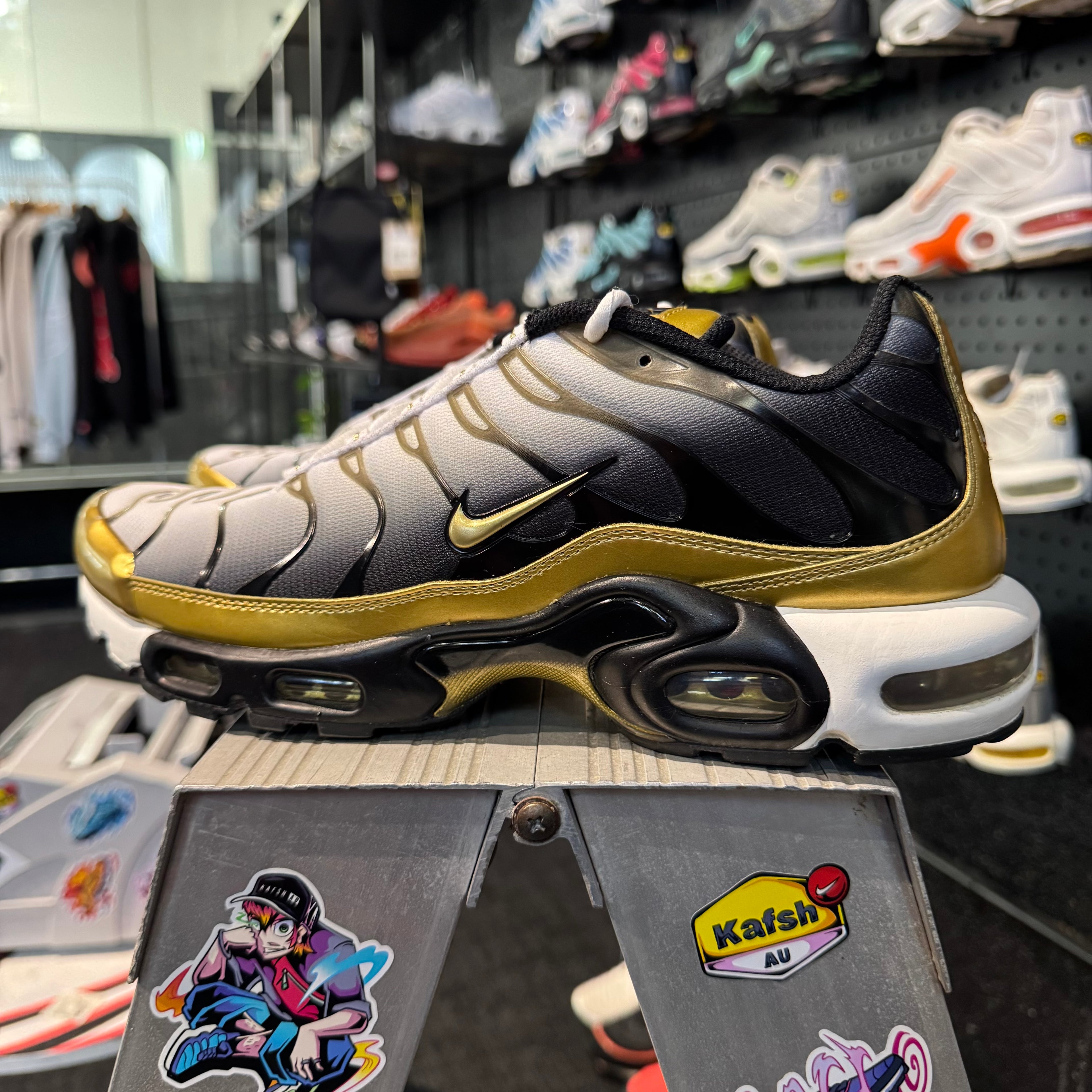 Nike Air Max Plus TN 'White Metallic Gold Black' (Second hand)