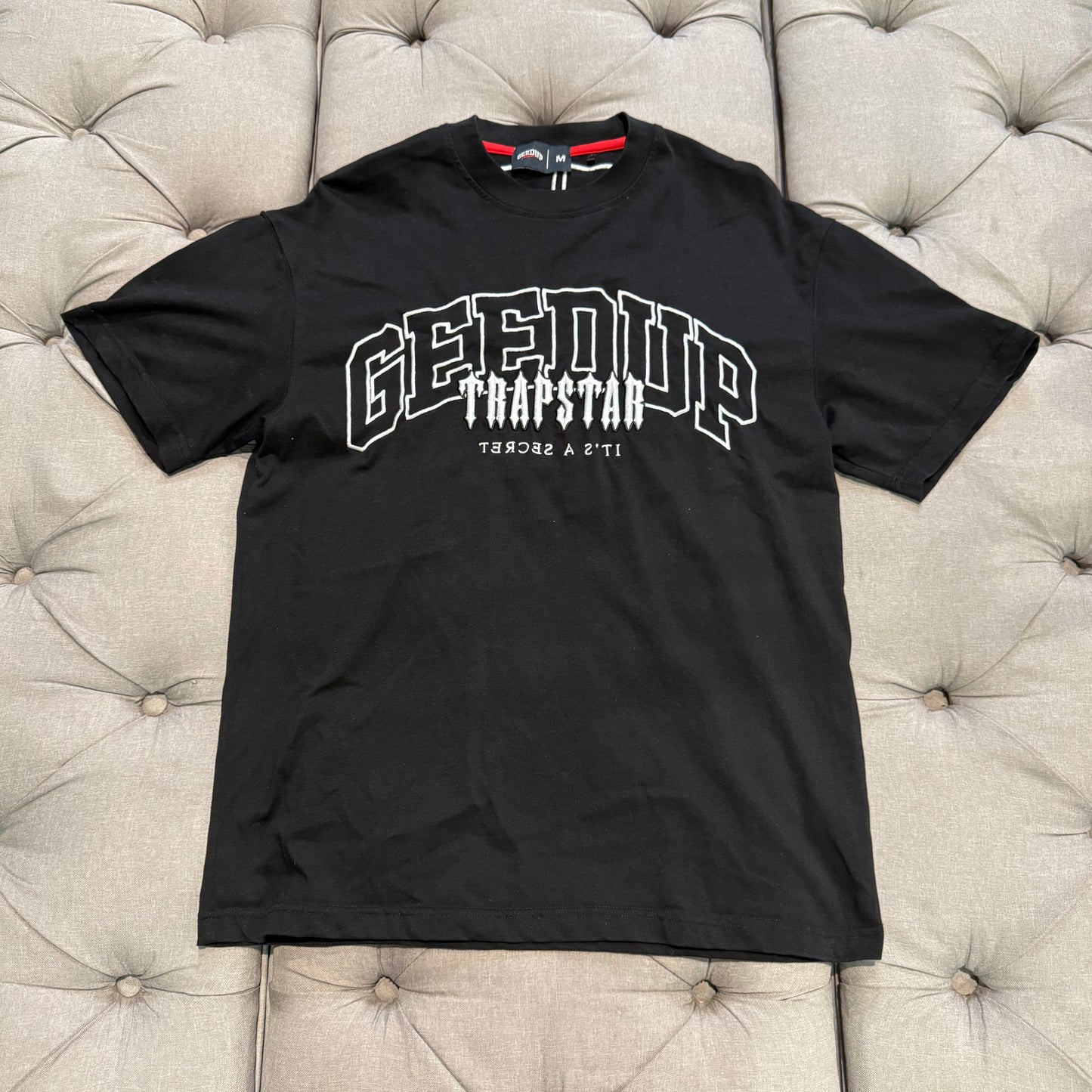 Geedup X Trapstar Team Logo Secret T-shirt 'Black White' (Second hand)