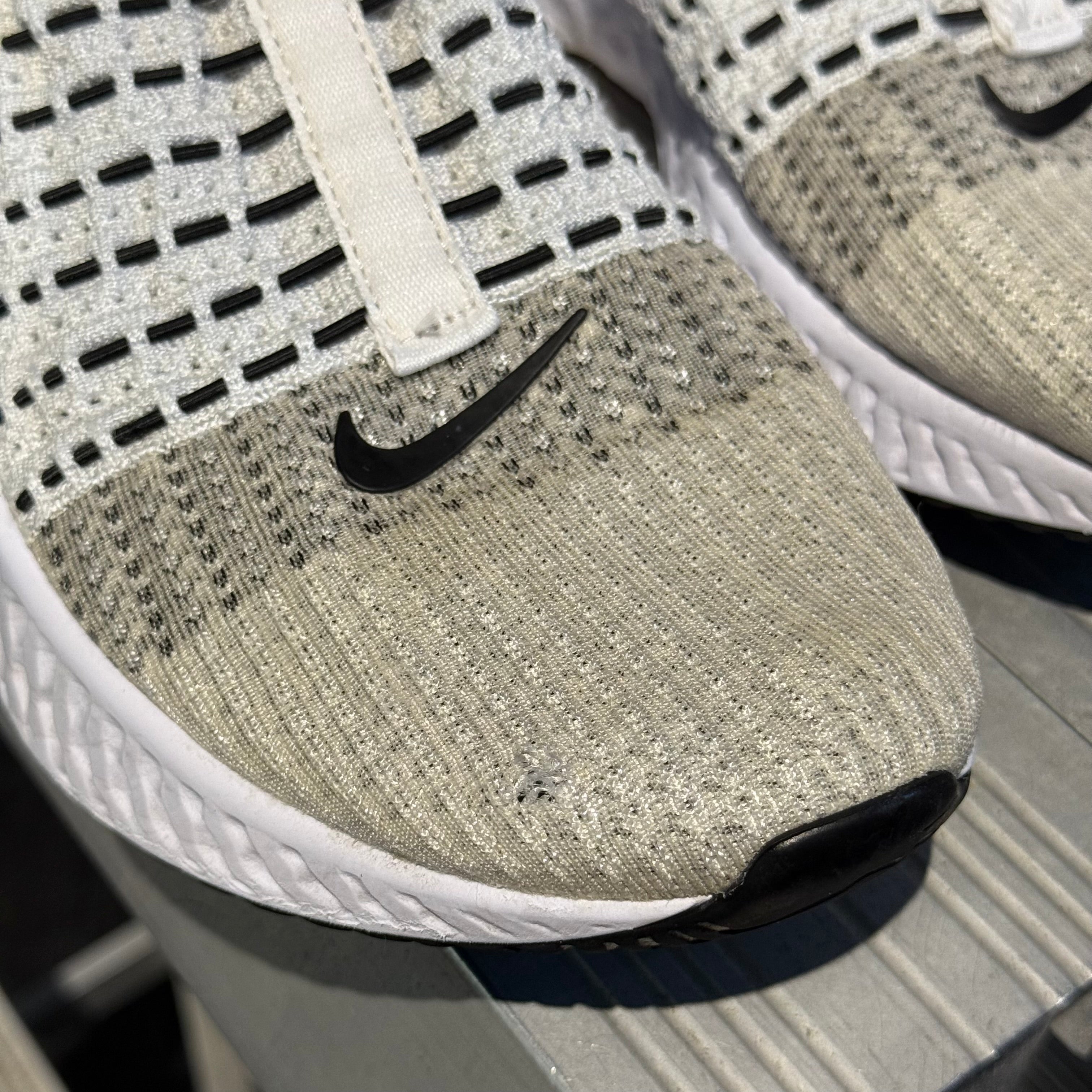 Nike React Phantom Run Flyknit 2 'White Black' (Second hand)