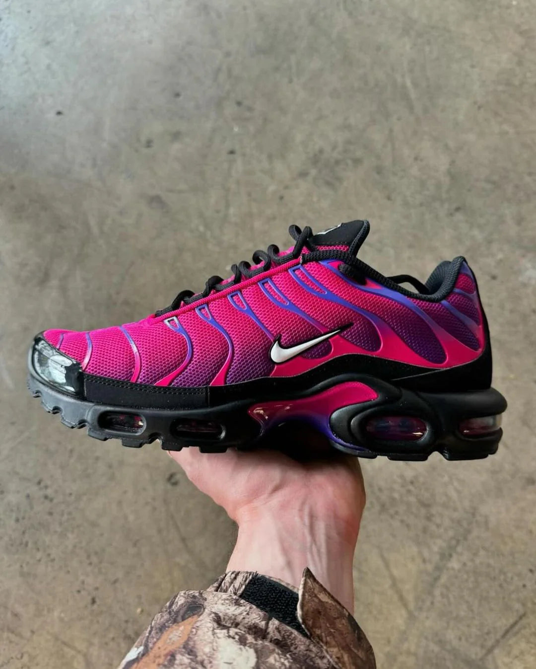 Nike Air Max Plus TN 'Fireberry'