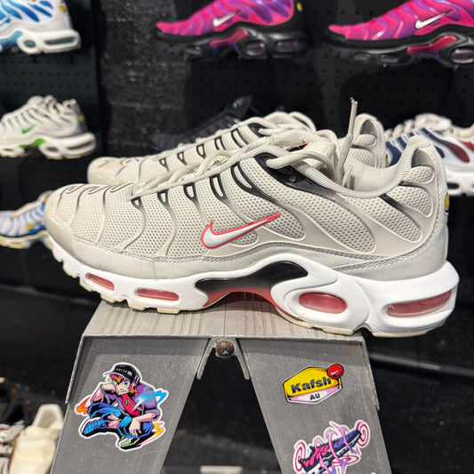 Nike Air Max Plus TN 'Light Bone Crimson' (Second hand)