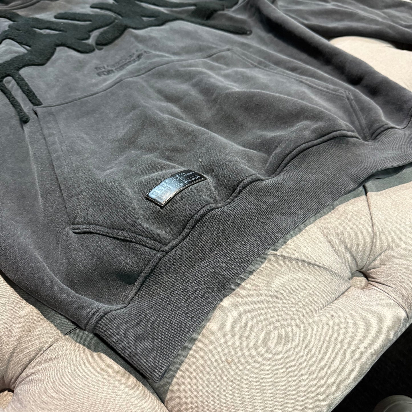 Geedup Handstyle Hoodie 'Washed Black' (Second hand)