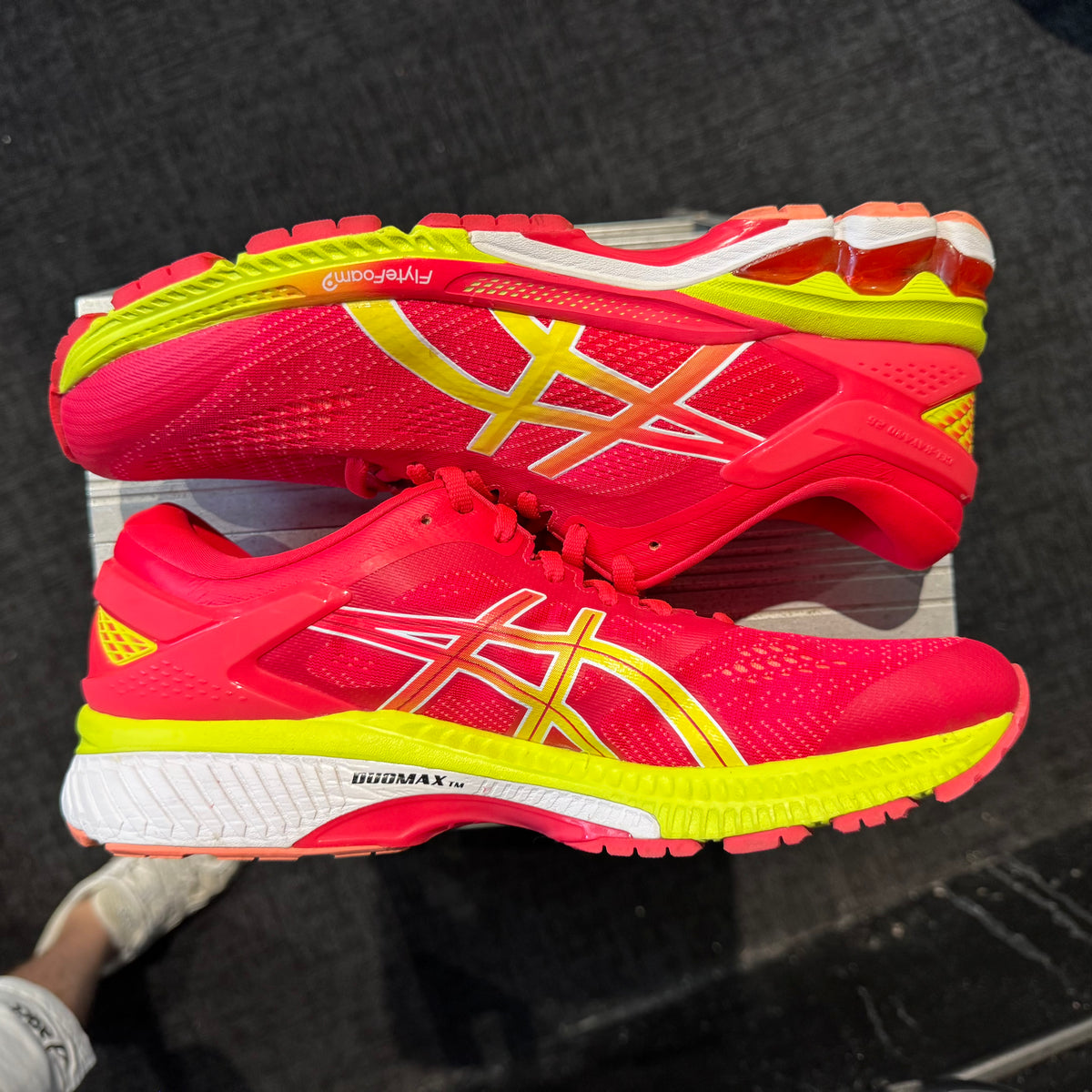 Asics Gel-Kayano 26 'Laser Pink Sour Yuzu' (Second hand)