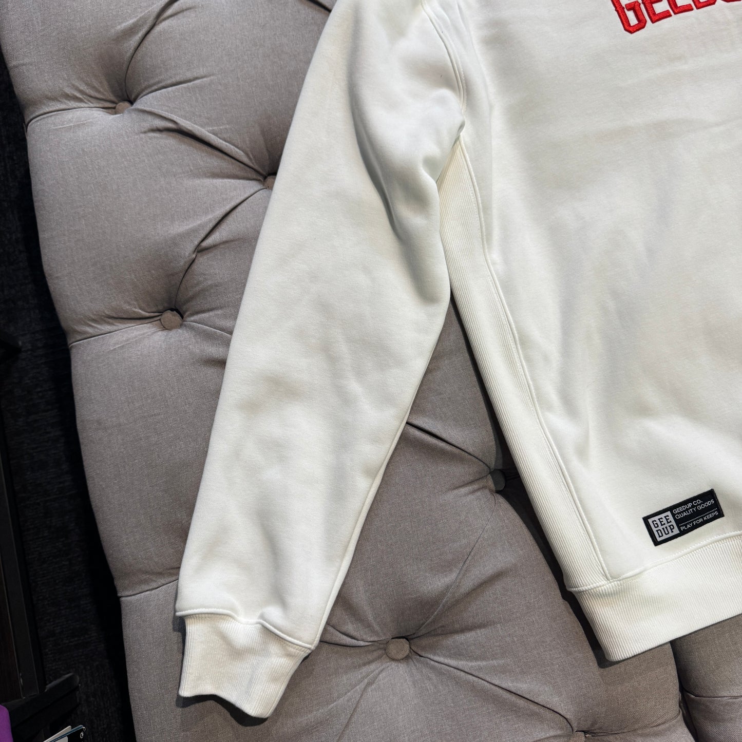 Geedup Always Neighbourhood Crewneck 'White Red' (Second hand)