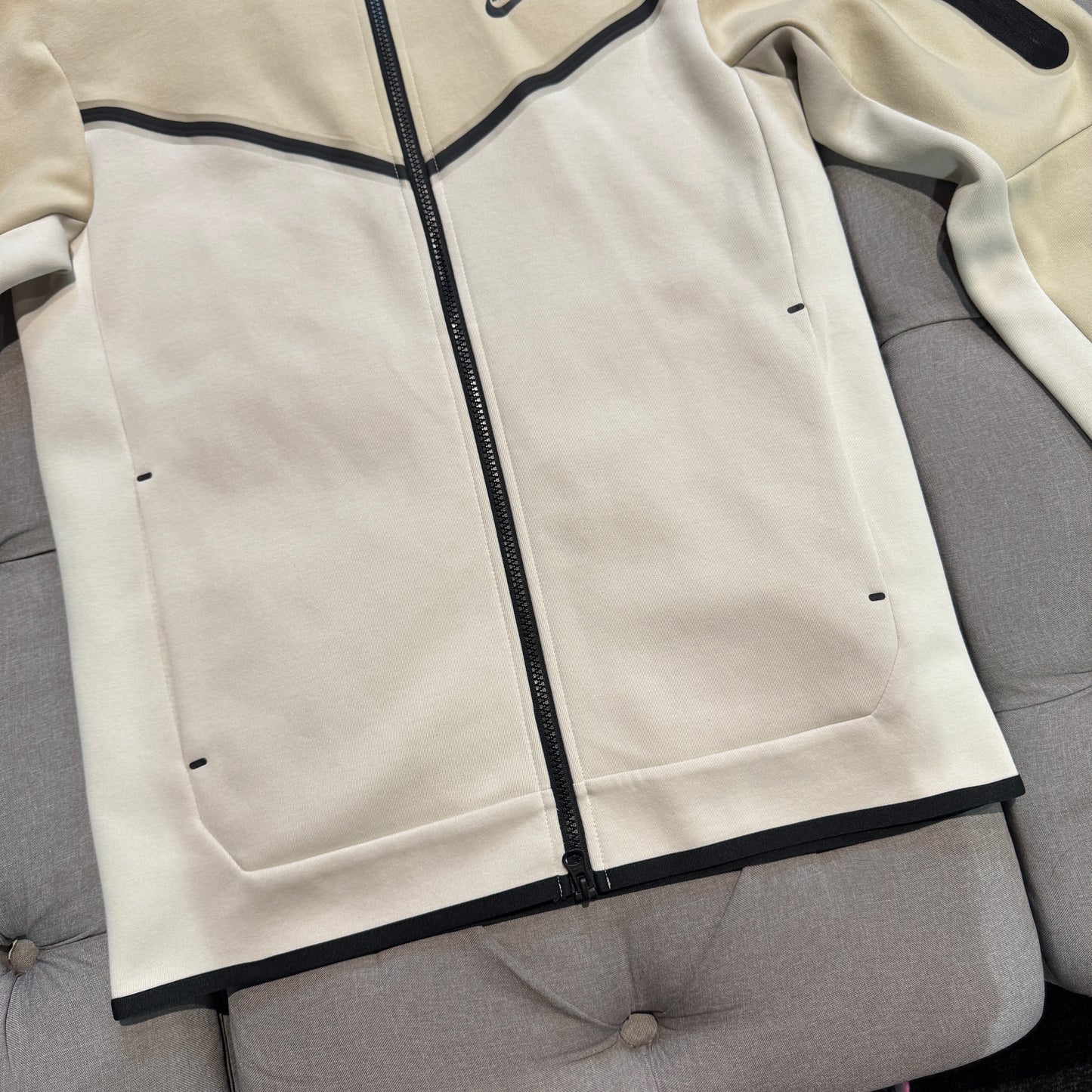 Nike Tech Fleece Jacket 'Butter Cream' (Second hand)