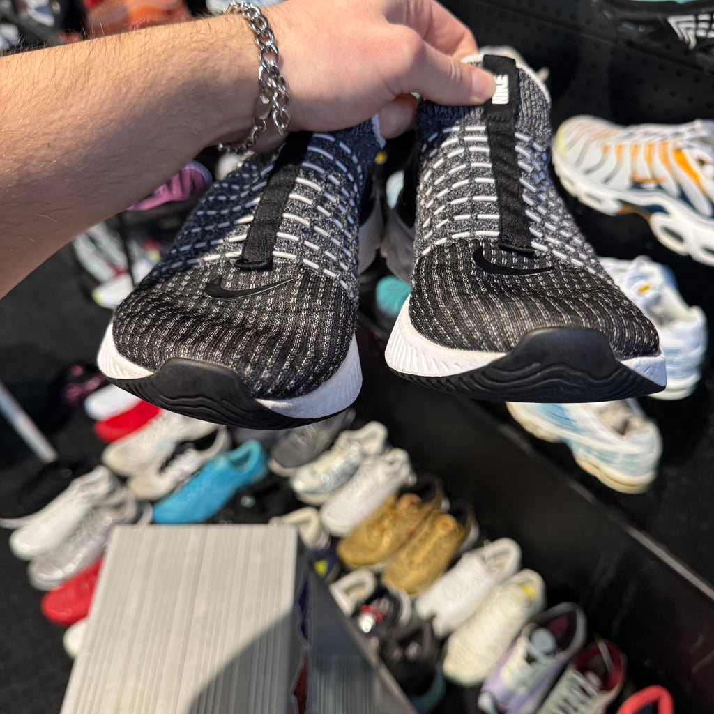 Nike Phantom Run React Flyknit 2 'Black White' (Second hand)
