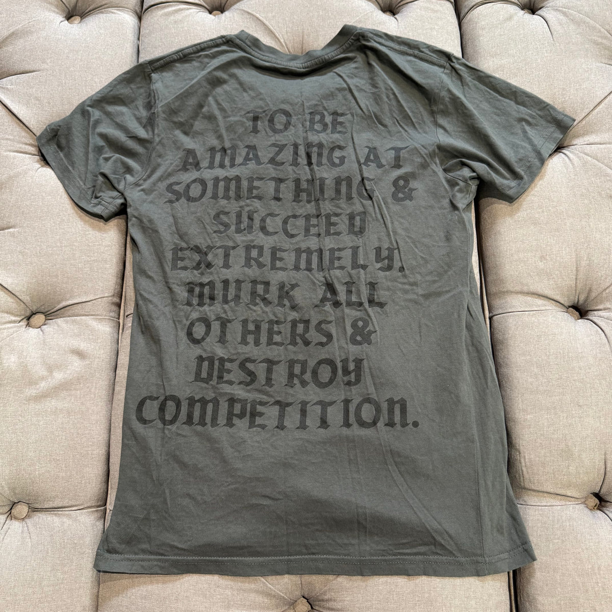 Geedup Old English T-Shirt 'Olive Green' (Second hand)